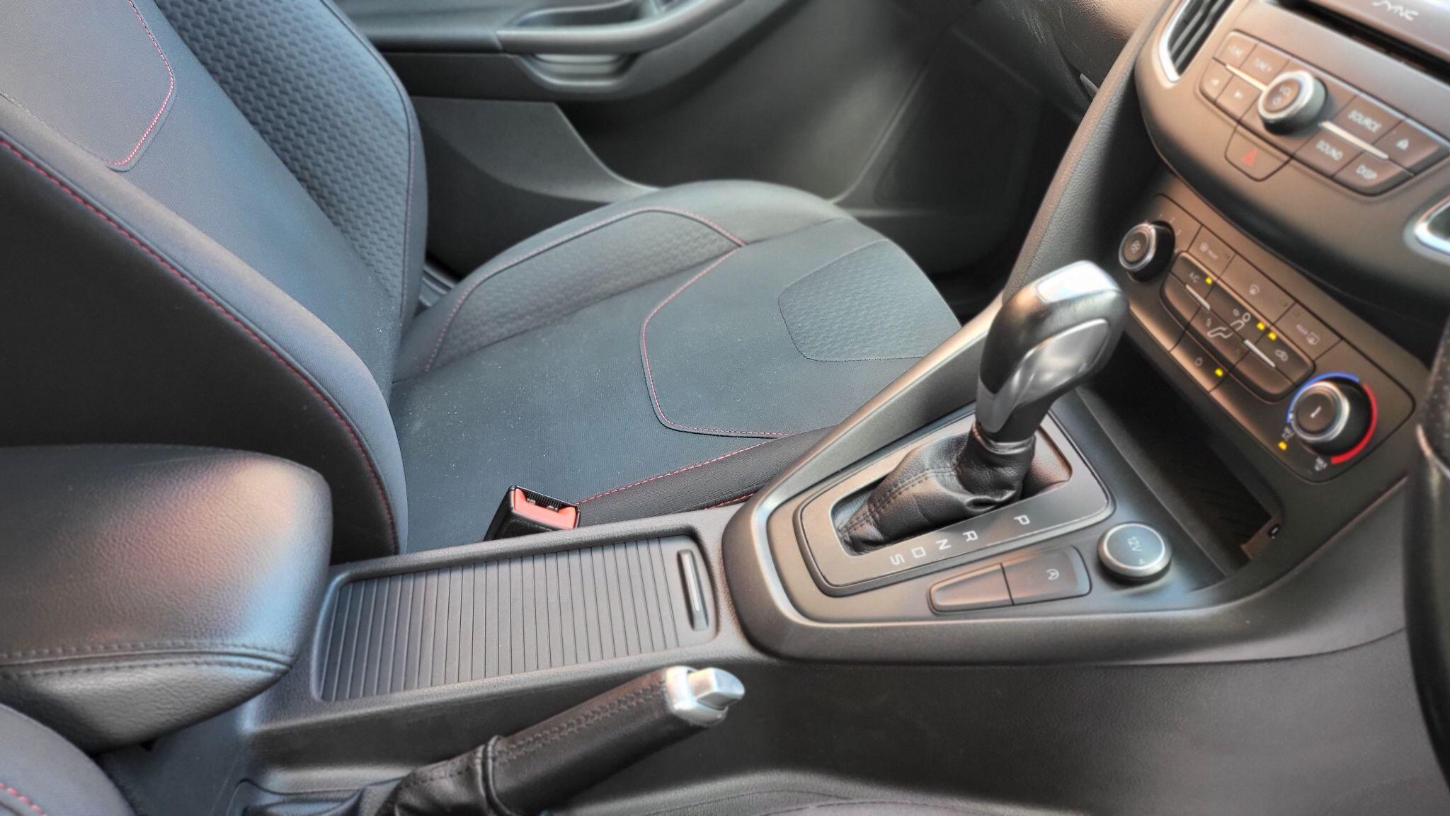 Ford Focus view 36
