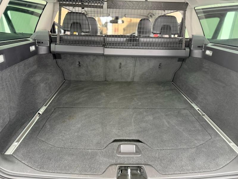 2010 Volvo V70 image 28