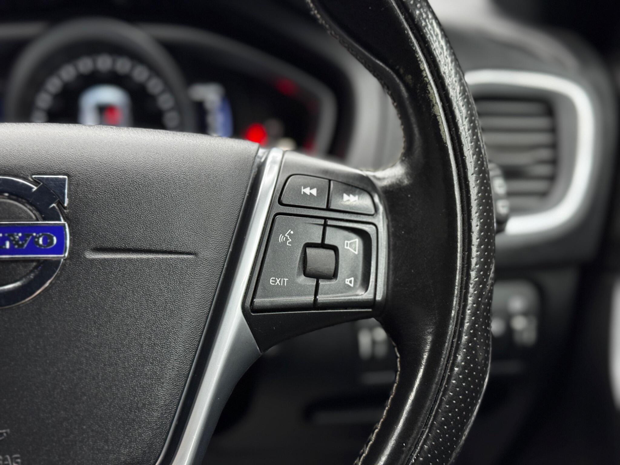 Volvo V40 view 21