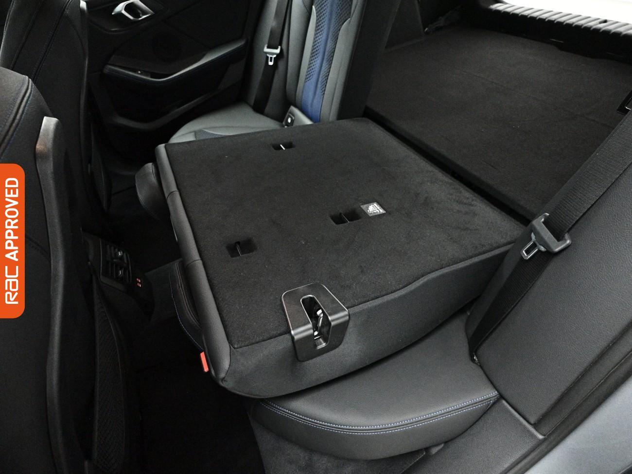 BMW 1 Series view 25