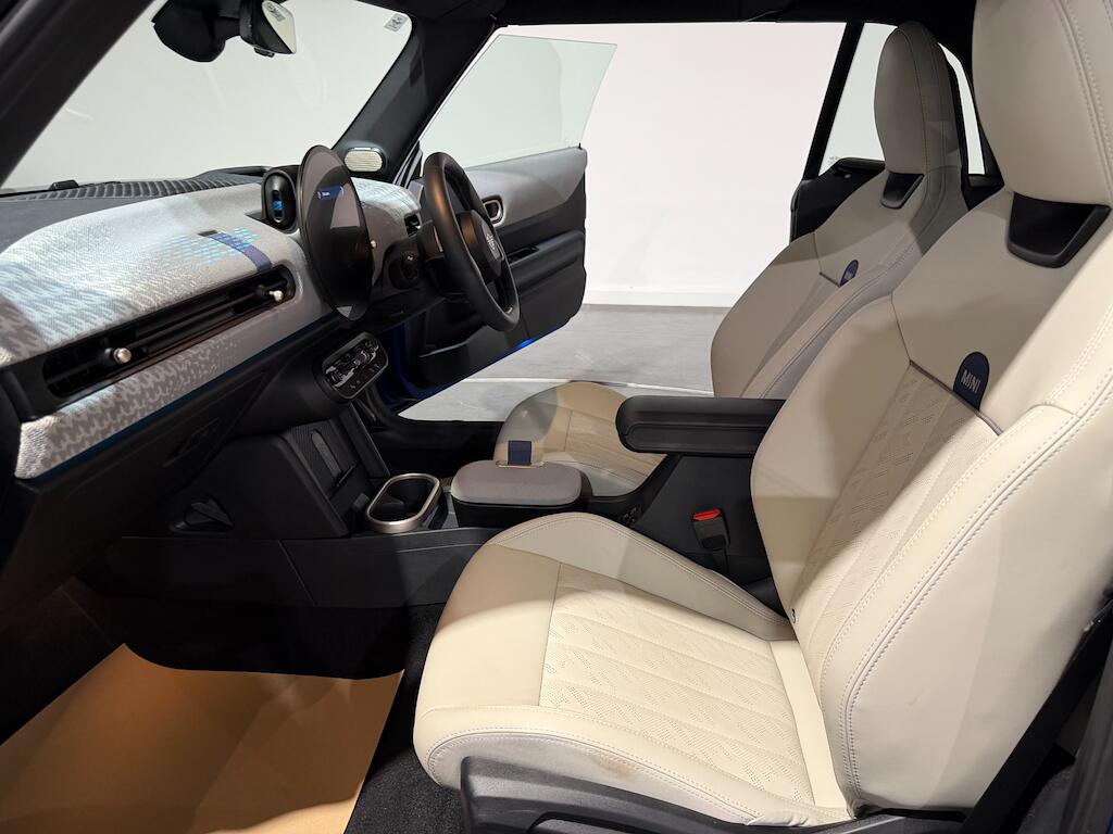 Mini Cooper Cooper view 6