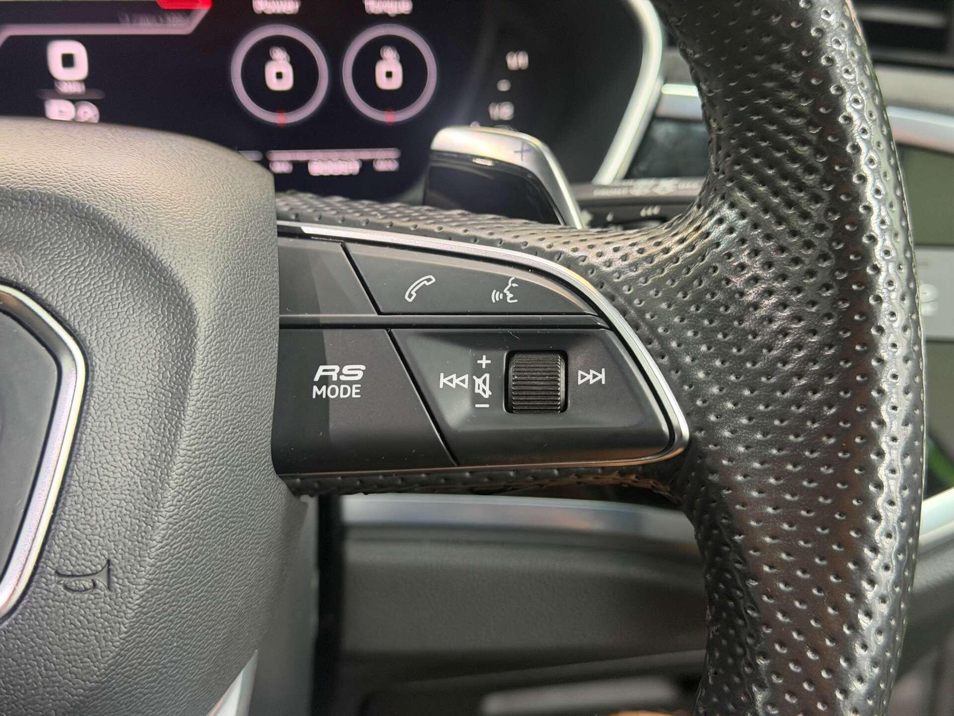 Audi RS Q3 view 30