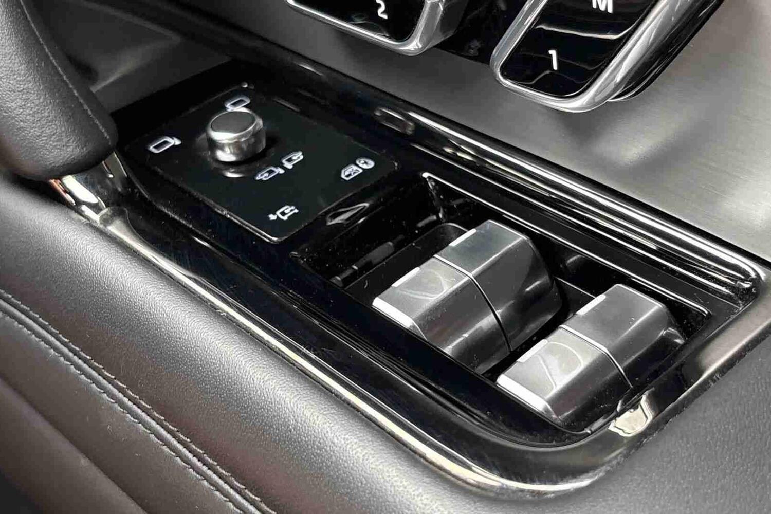 Land Rover Range Rover Sport view 31