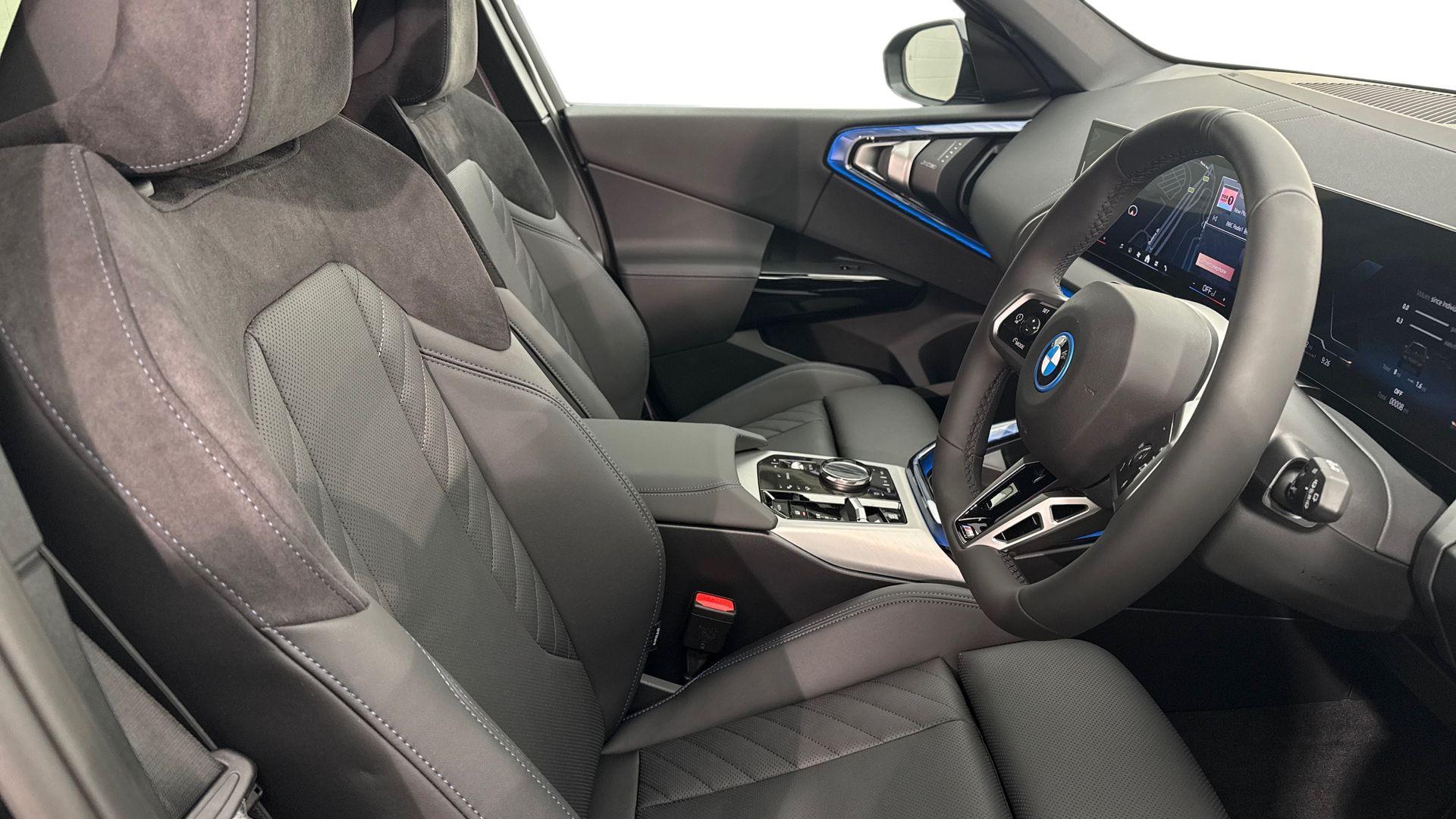 BMW X3 view 11