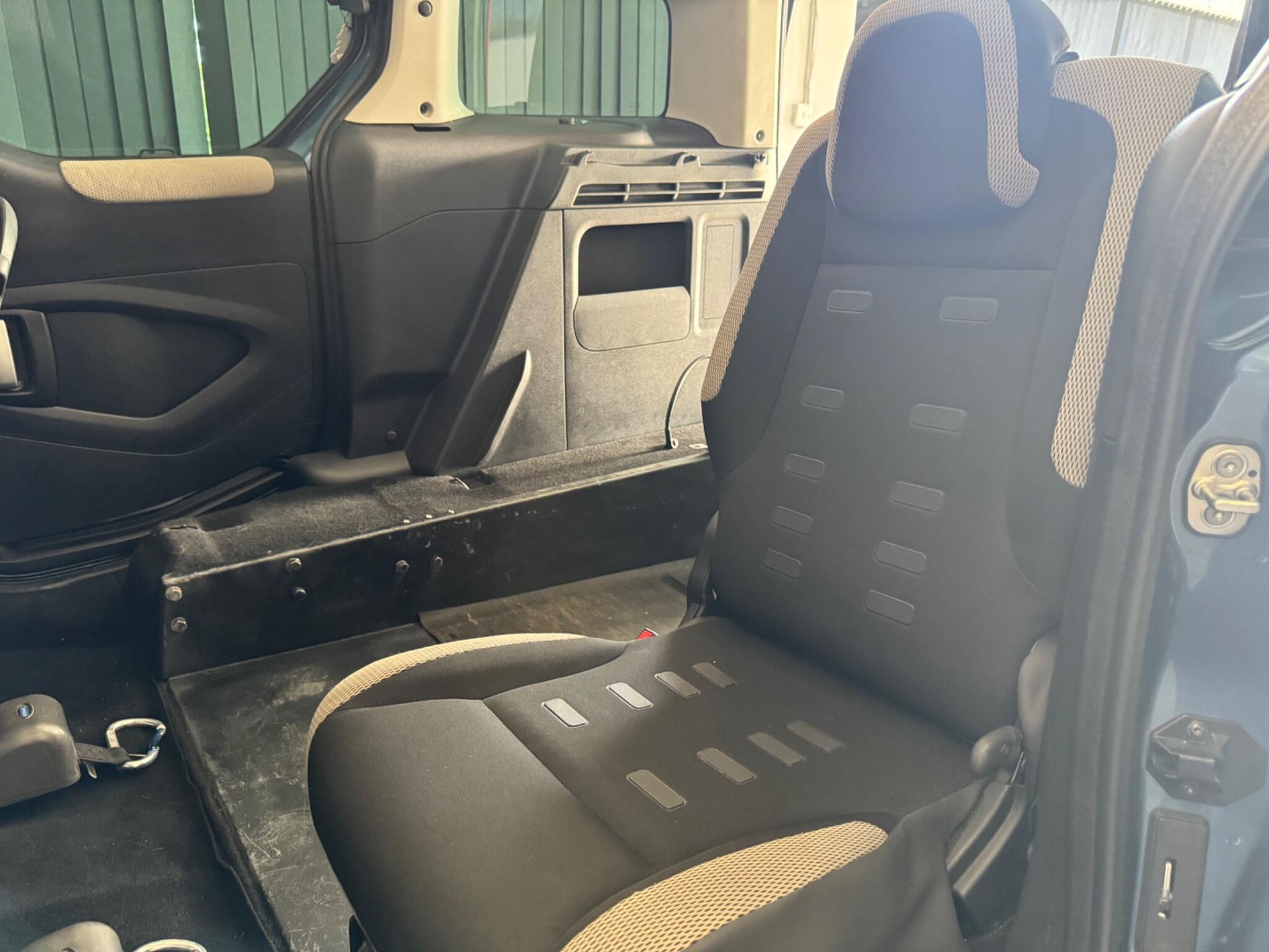 2014 Citroen Berlingo 1.6 e-HDi Airdream XTR Multispace MPV ETG6 Euro 5 (s/s) 5dr • 41,000 miles image 28