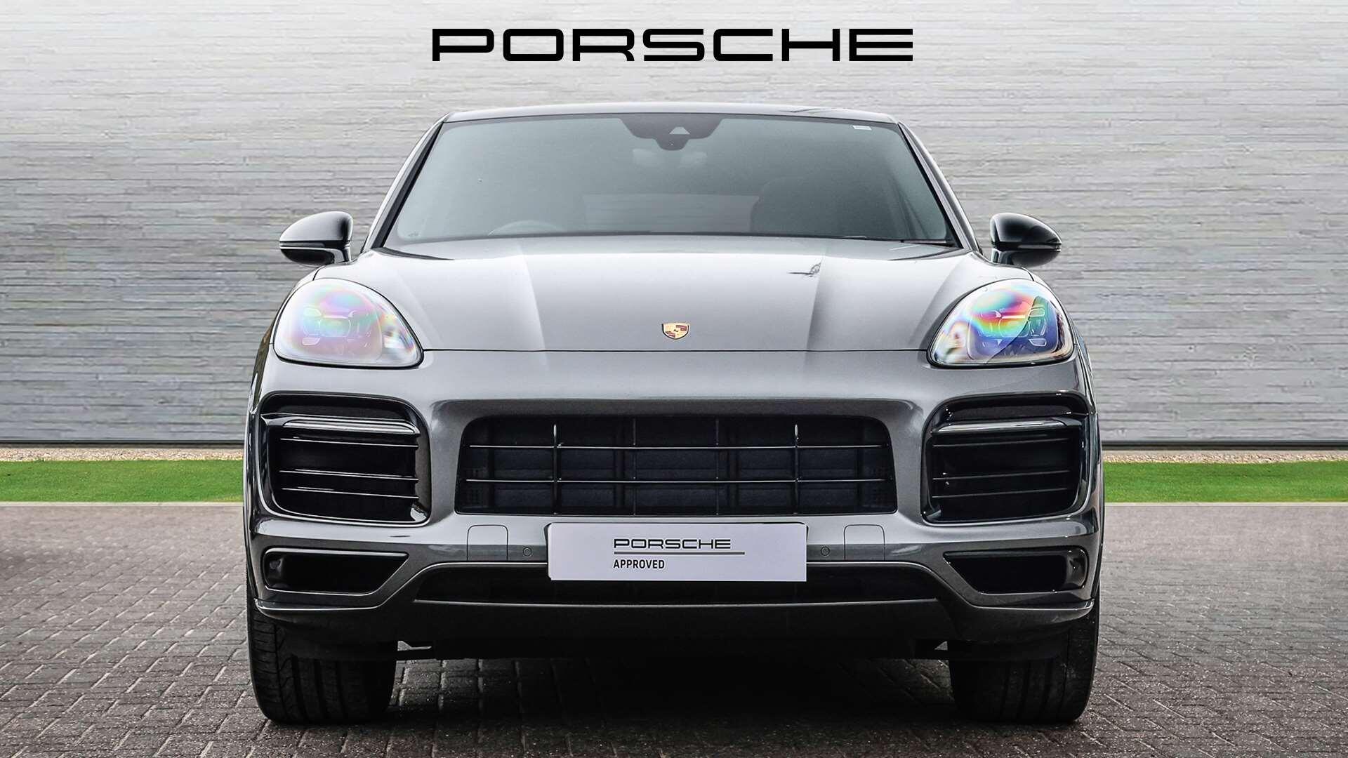 Porsche Cayenne view 9