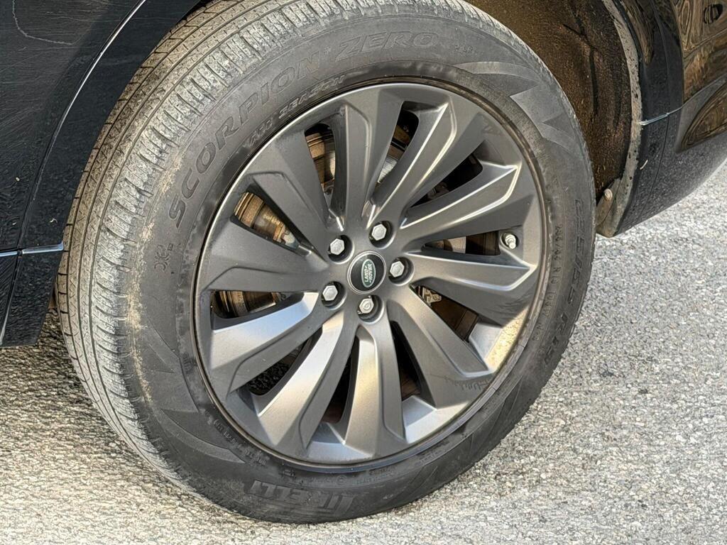 Land Rover Discovery Sport view 56