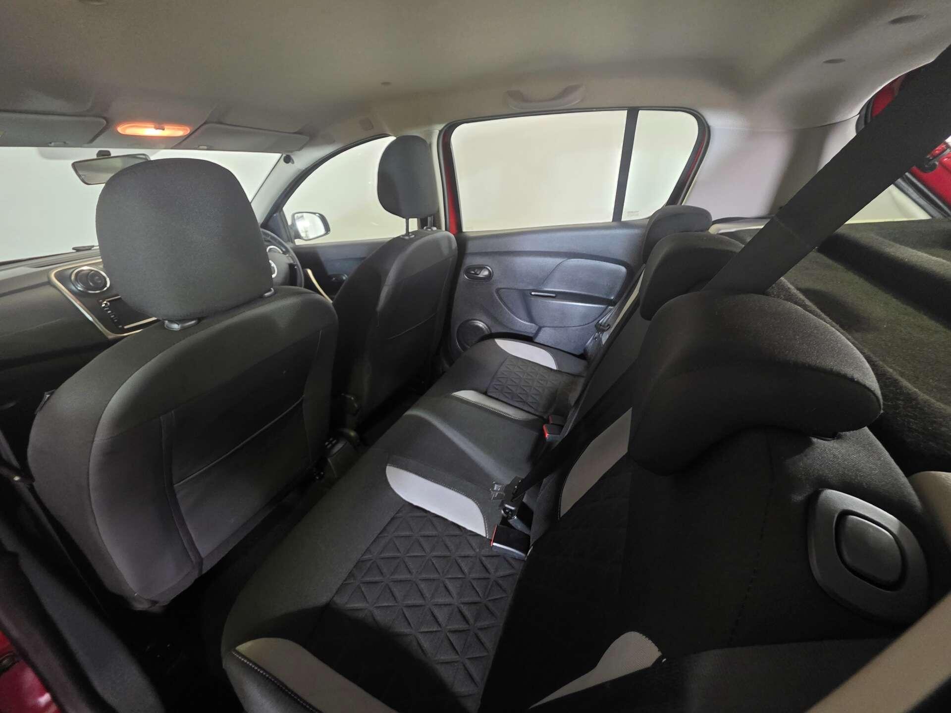 Dacia Sandero view 43