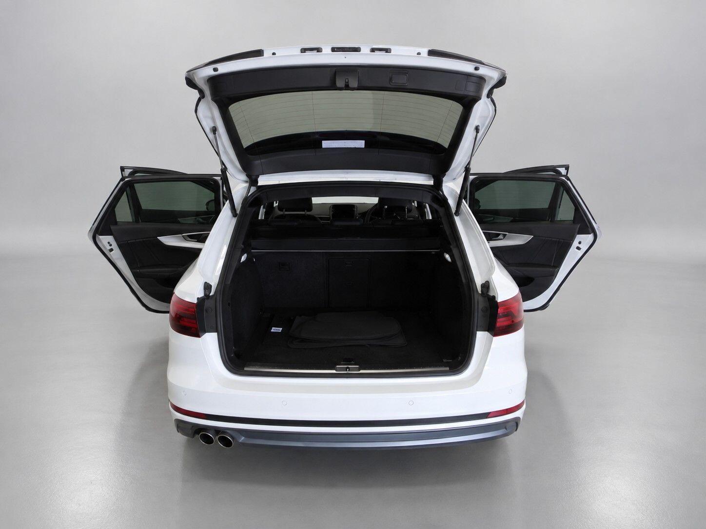 Audi A4 view 23