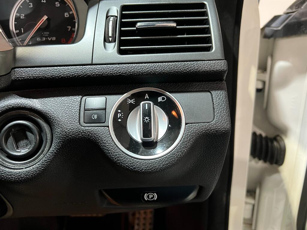 Mercedes-Benz C-Class view 35