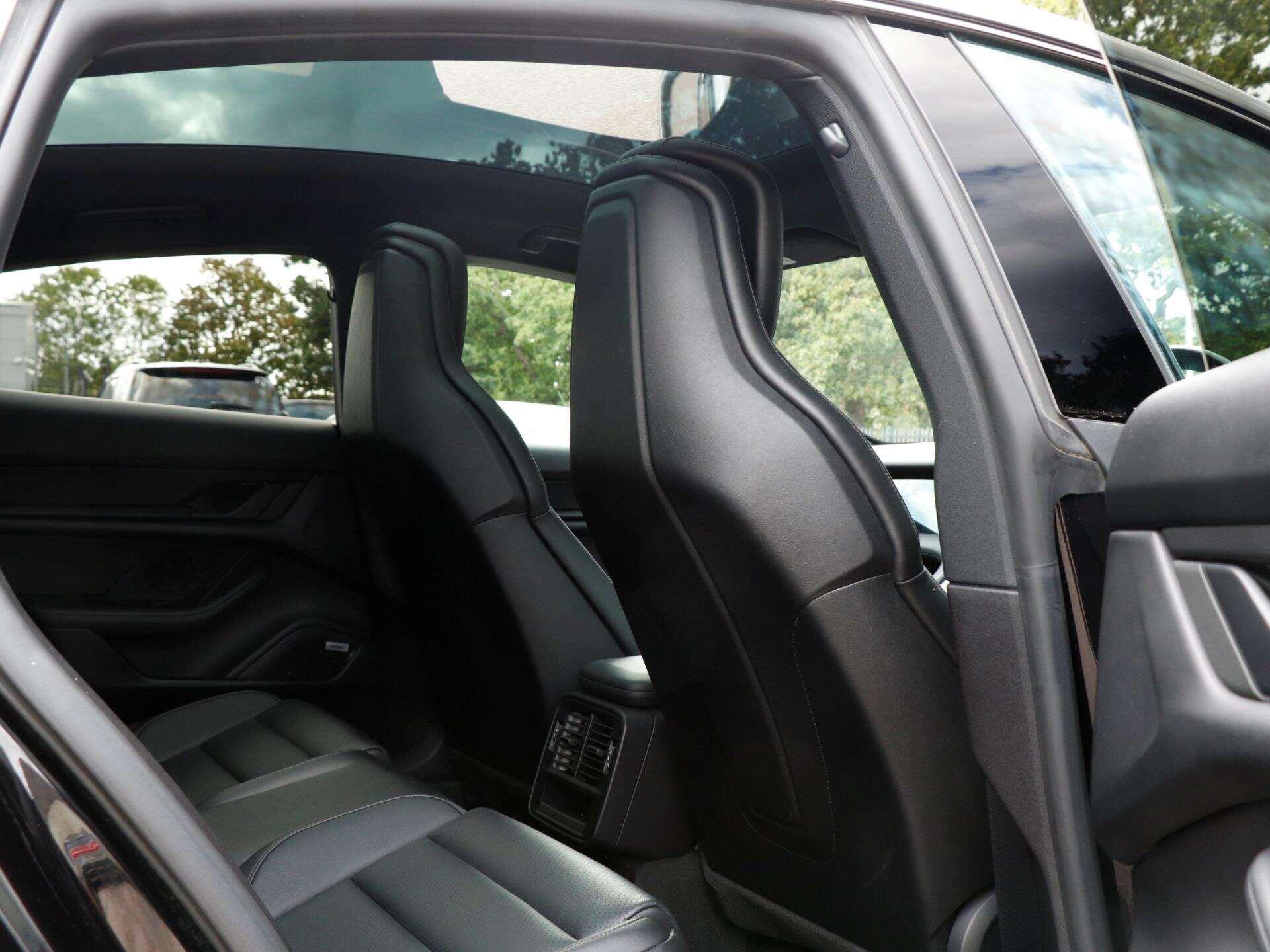 Porsche Taycan view 27