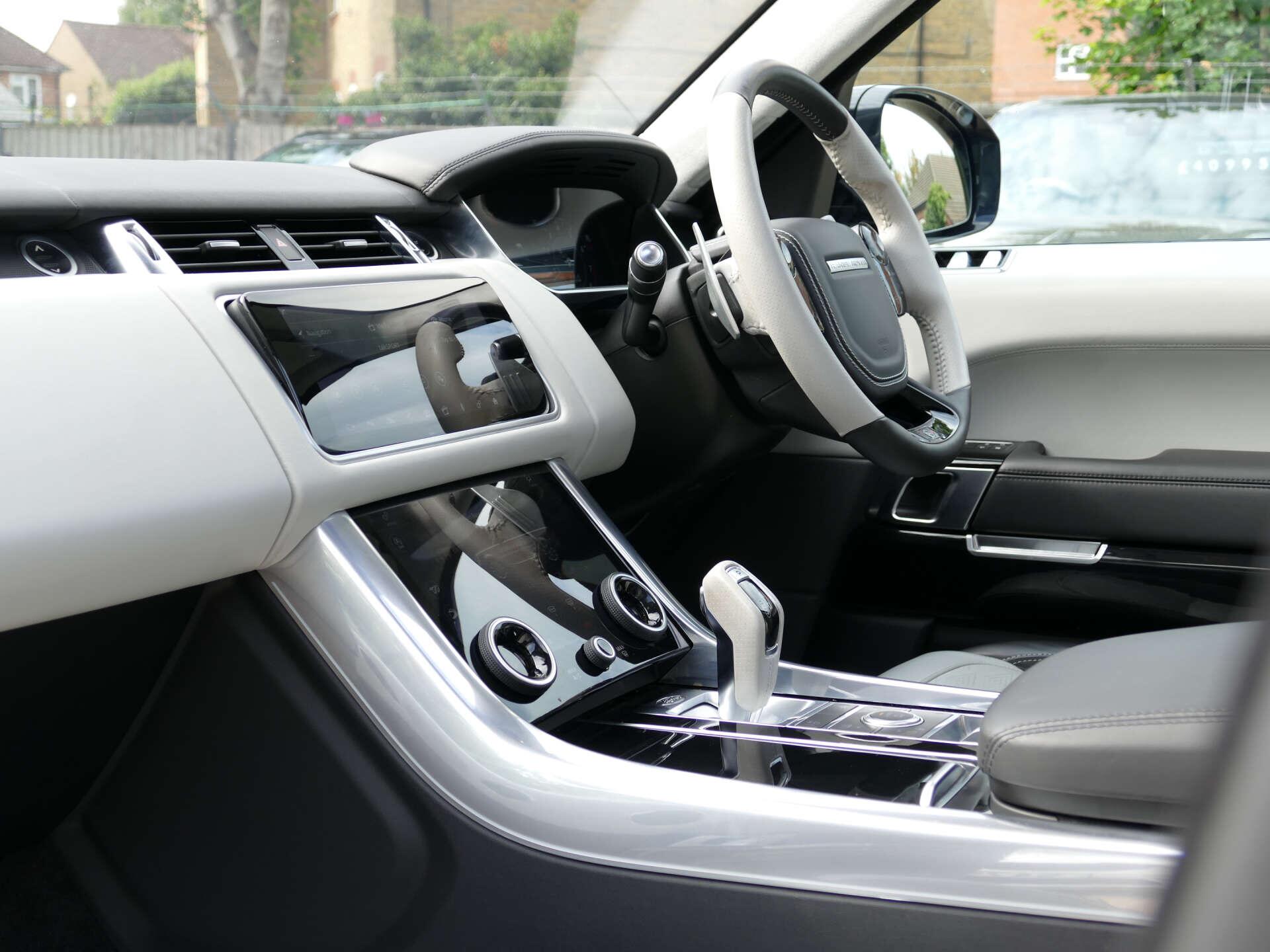 Land Rover Range Rover Sport view 29