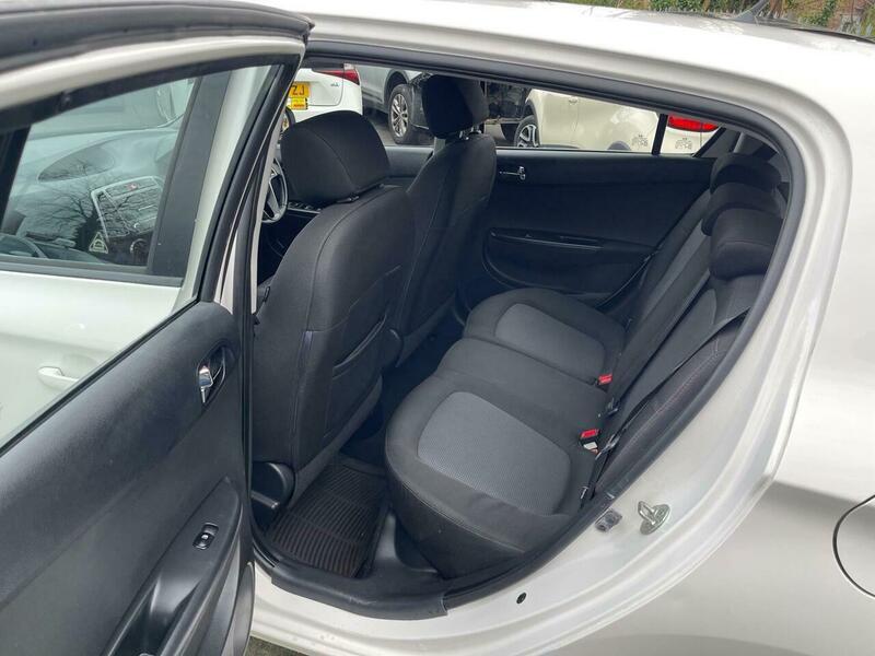 2012 Hyundai i20 image 19