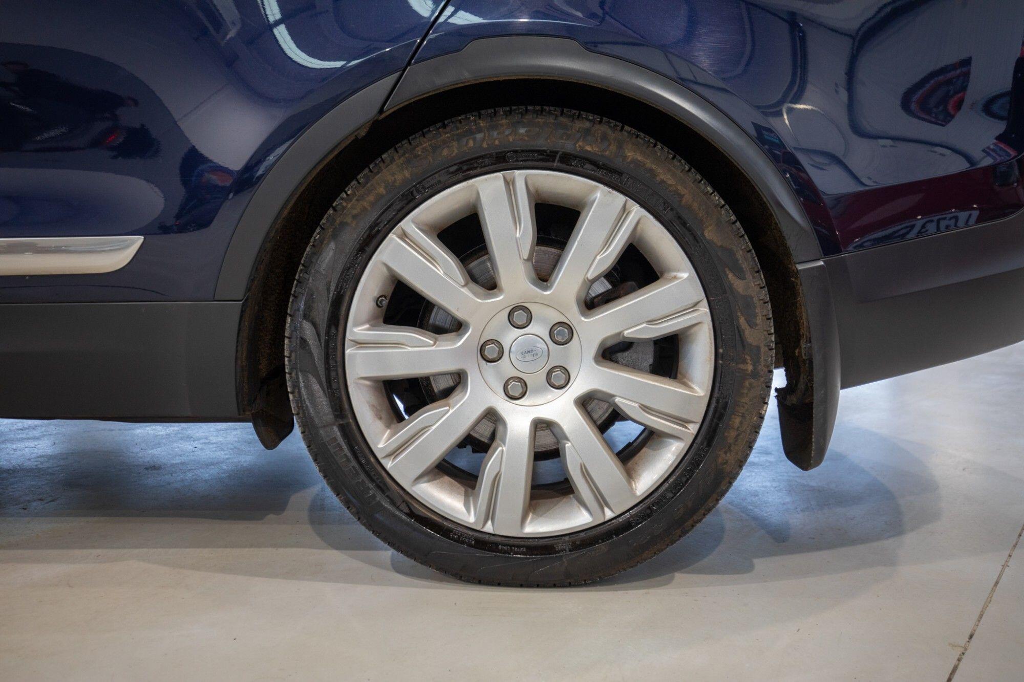Land Rover Discovery view 7