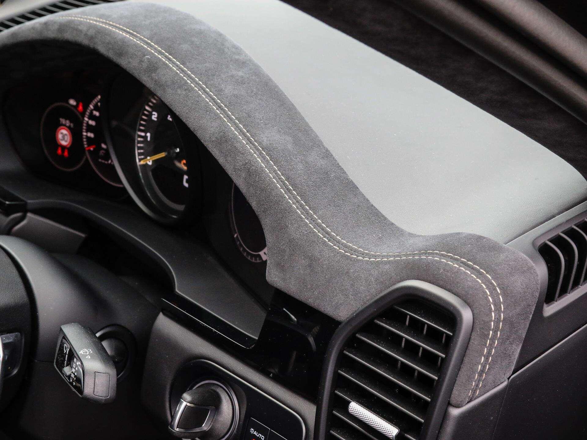 Porsche Cayenne view 26