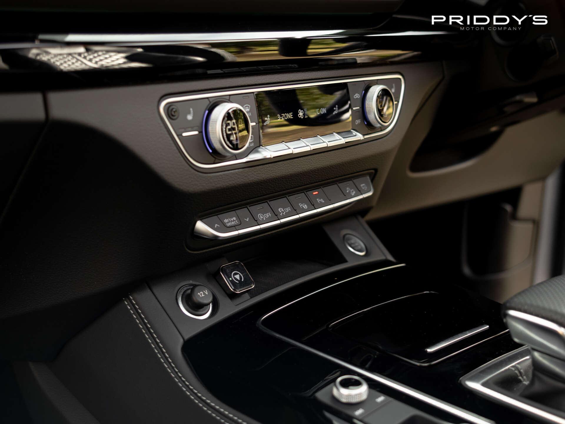 Audi Q5 view 18