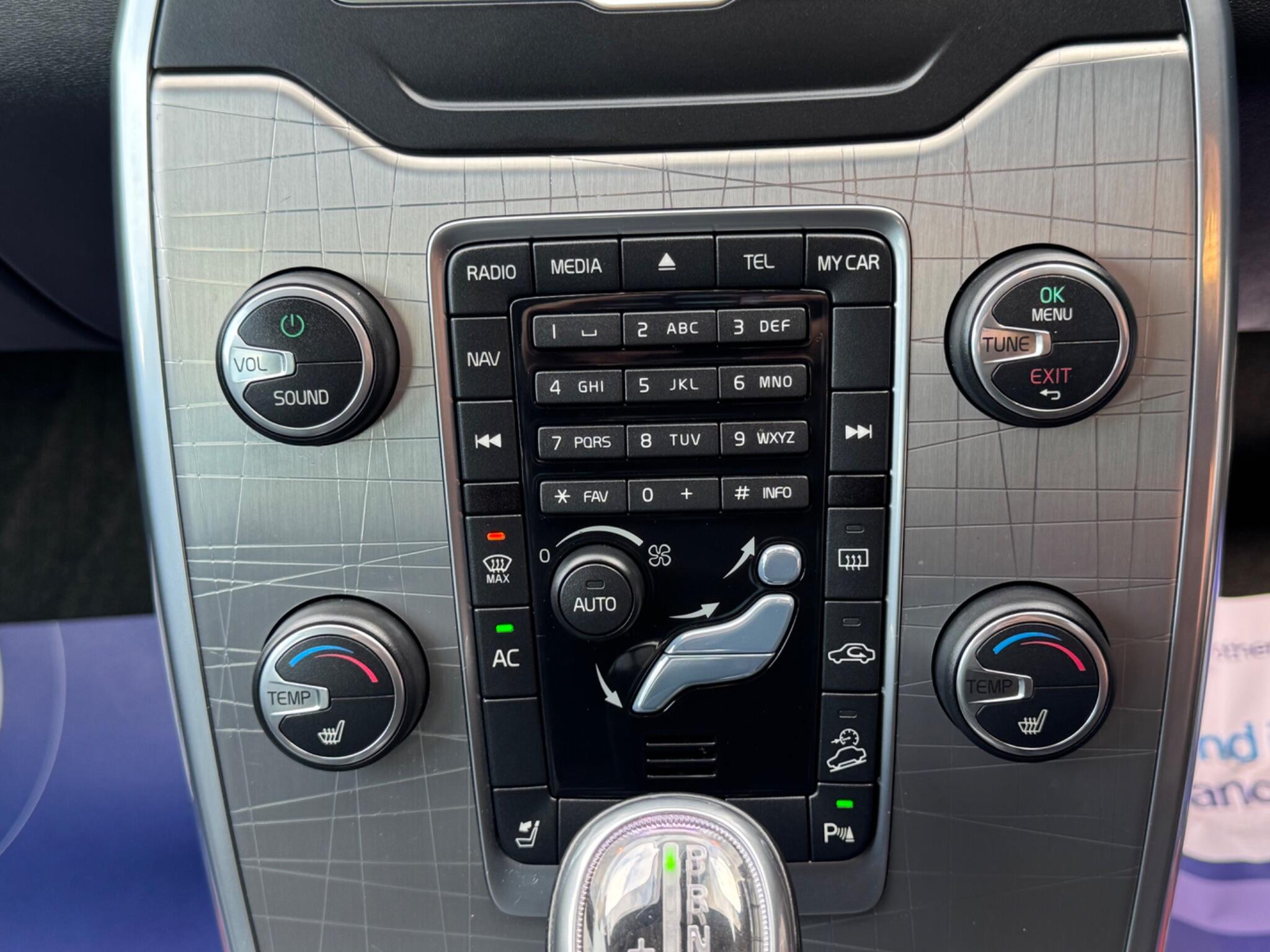 Volvo XC70 view 22