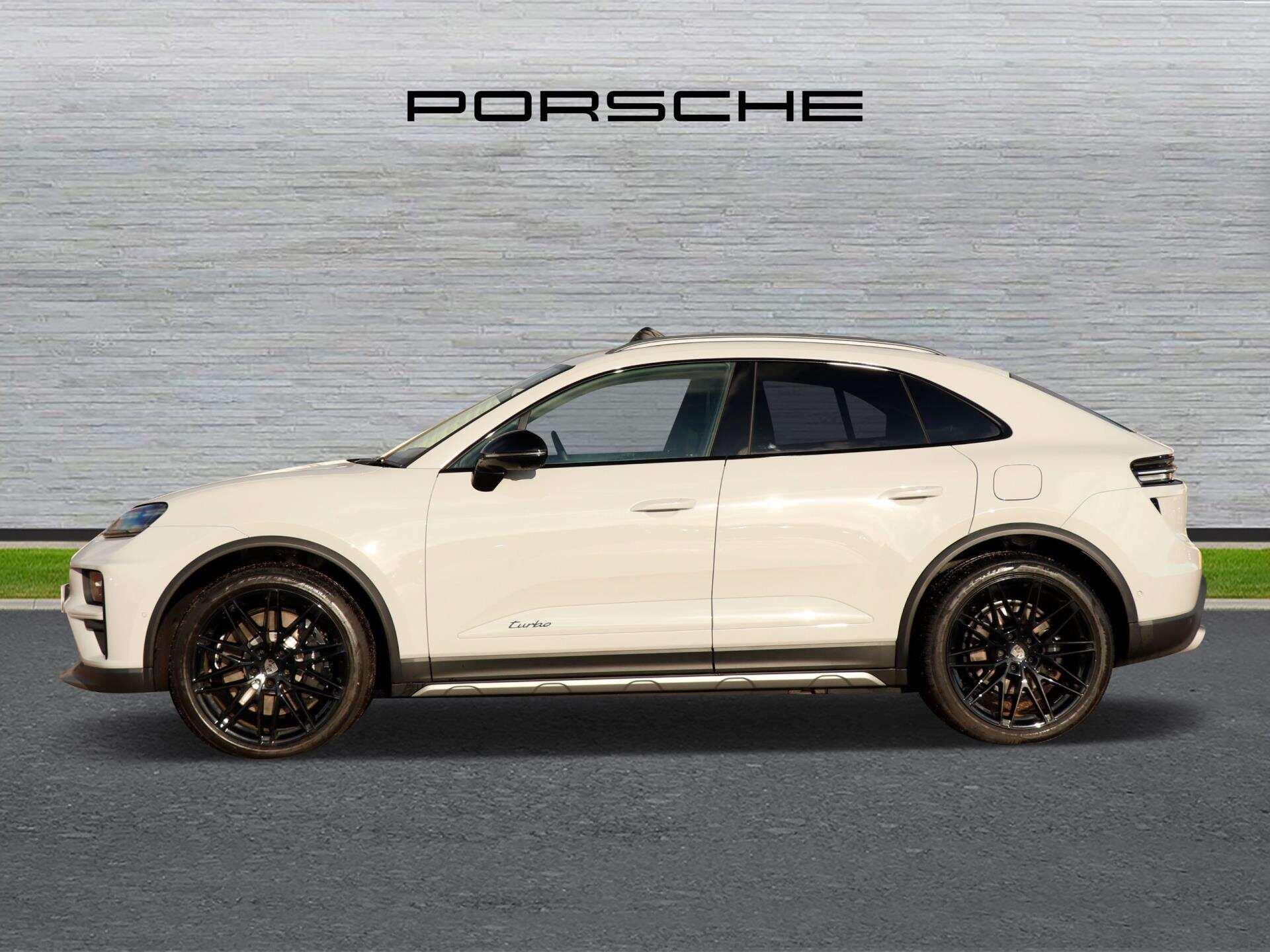 Porsche Macan view 6