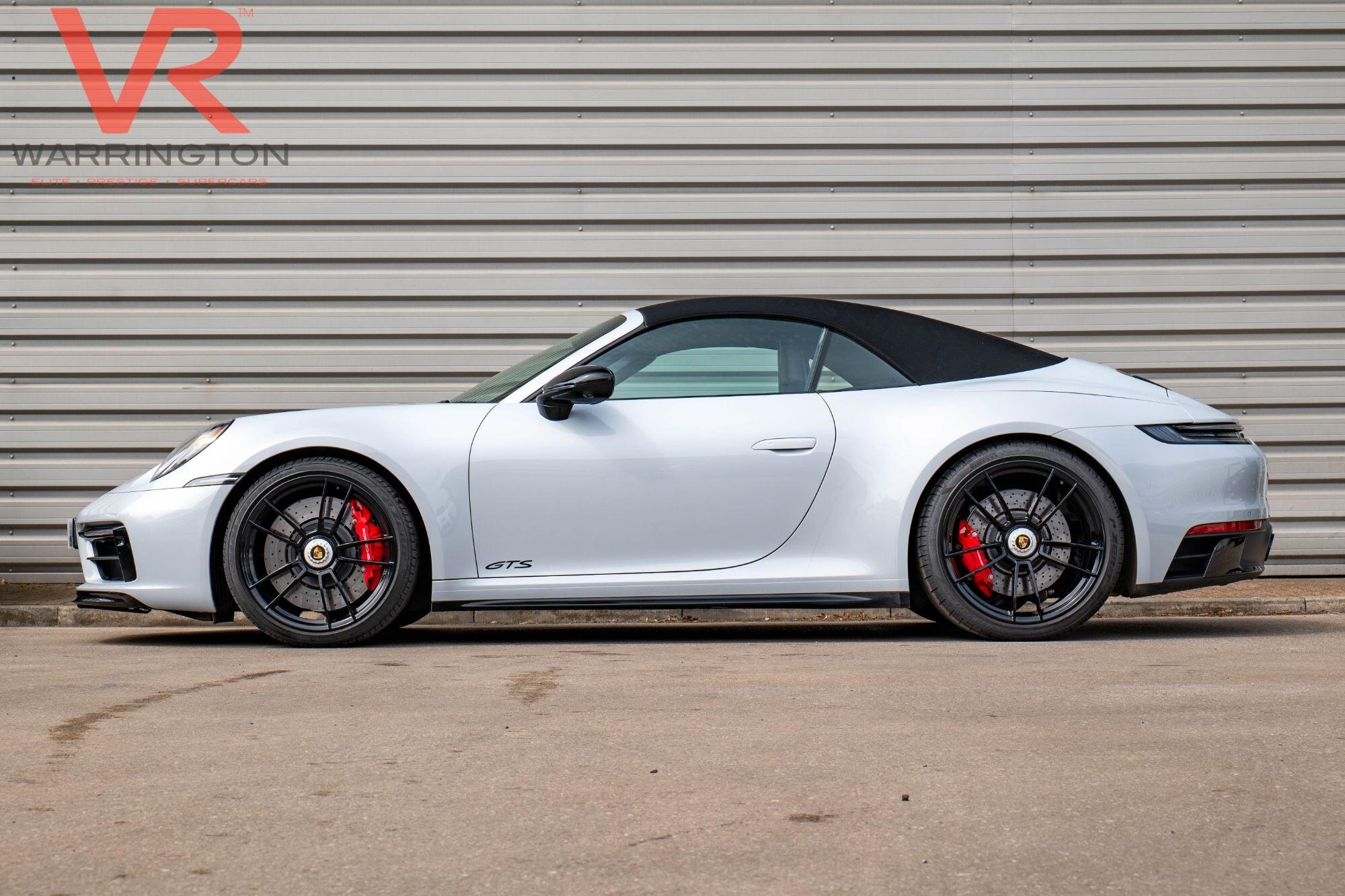 Porsche 911 view 10