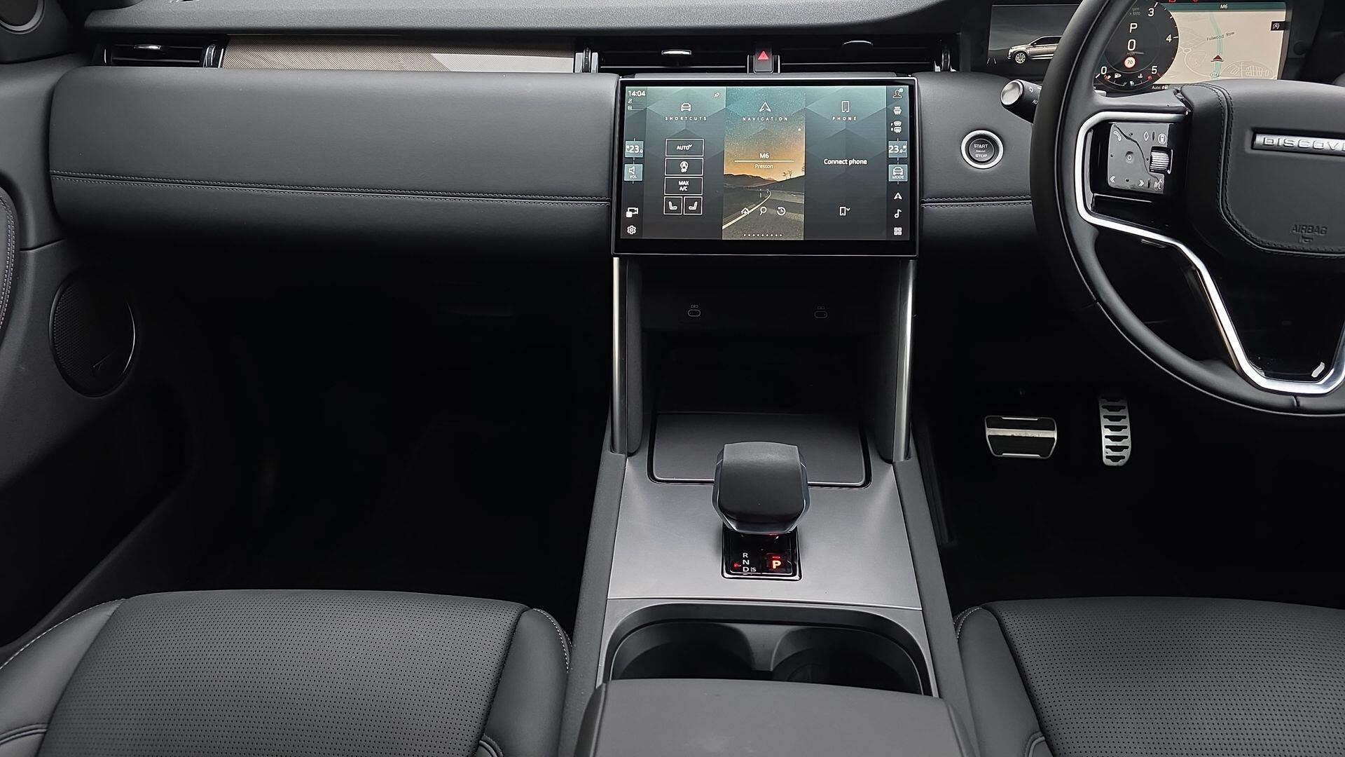 Land Rover Discovery Sport view 14