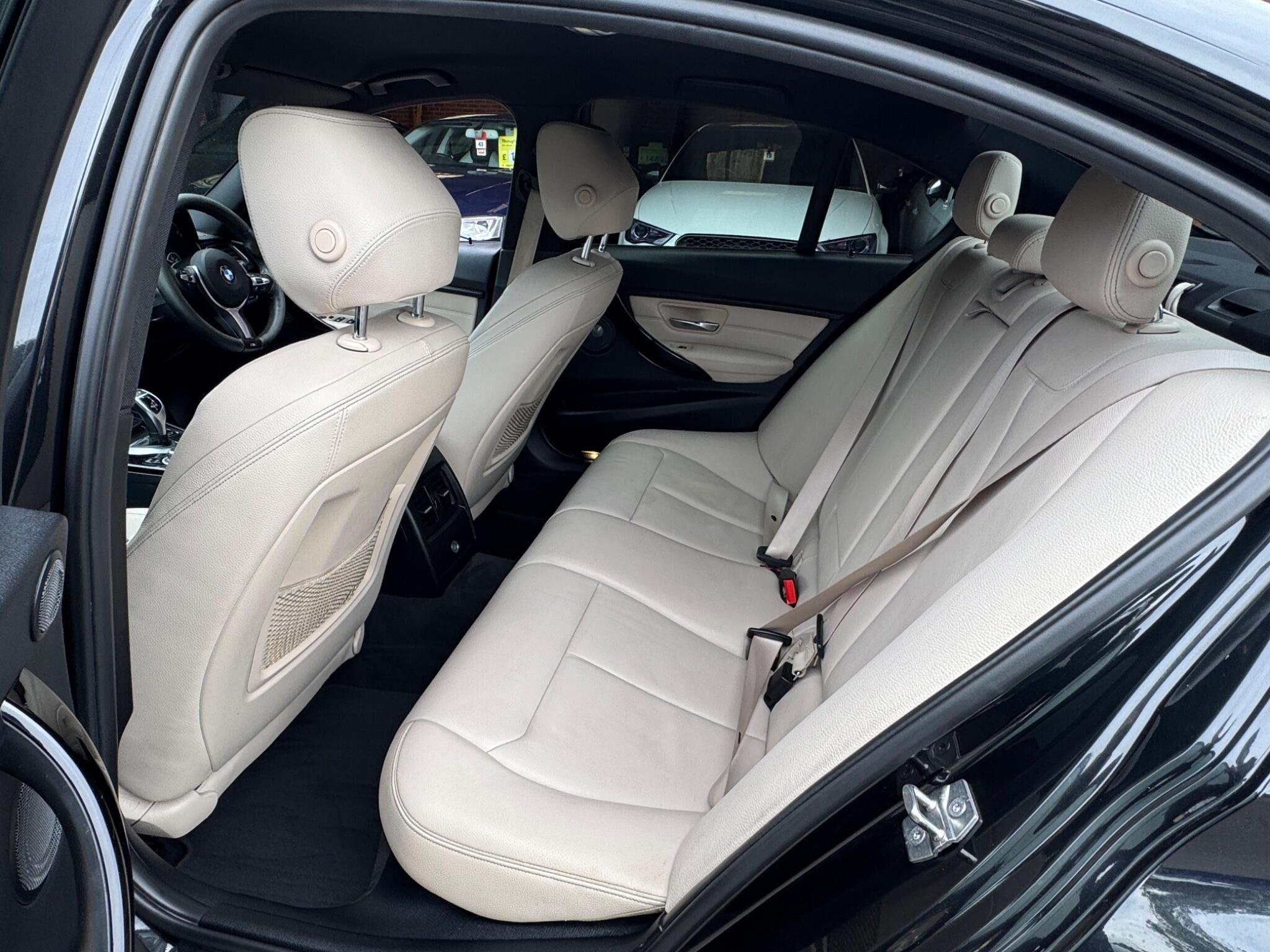 BMW 3 Series view 8