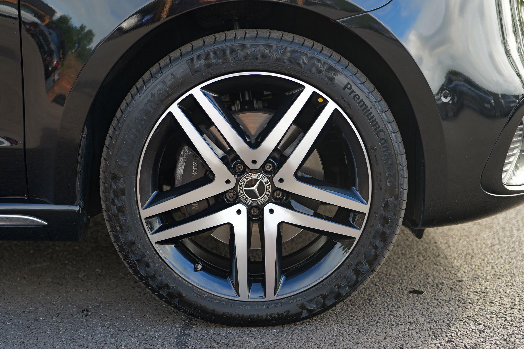 Mercedes-Benz V Class view 10
