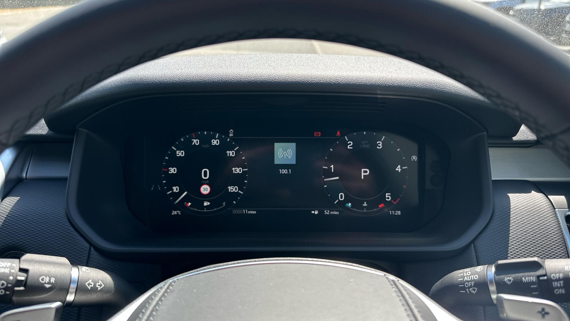 Land Rover Discovery view 13