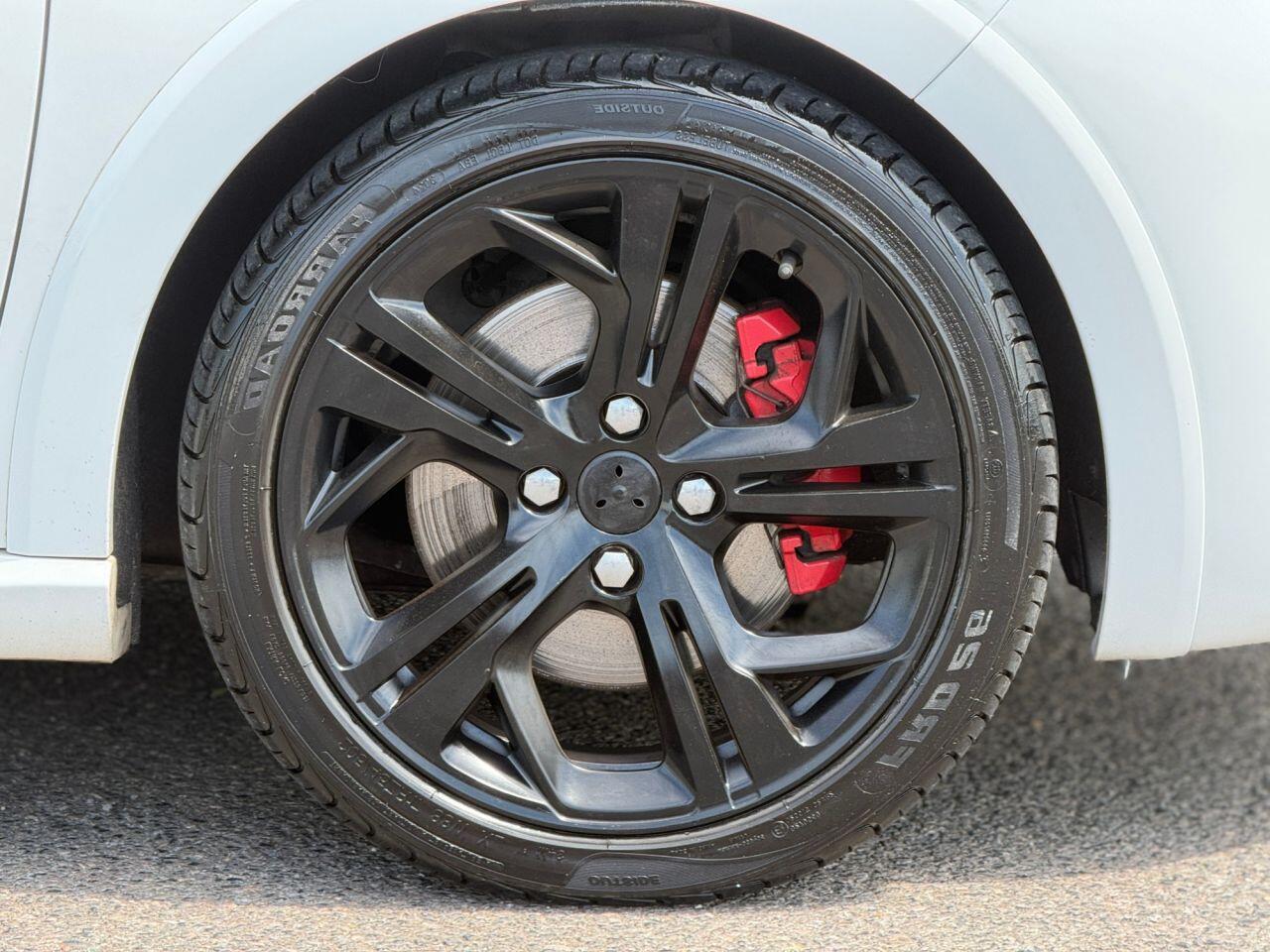Peugeot 208 view 40