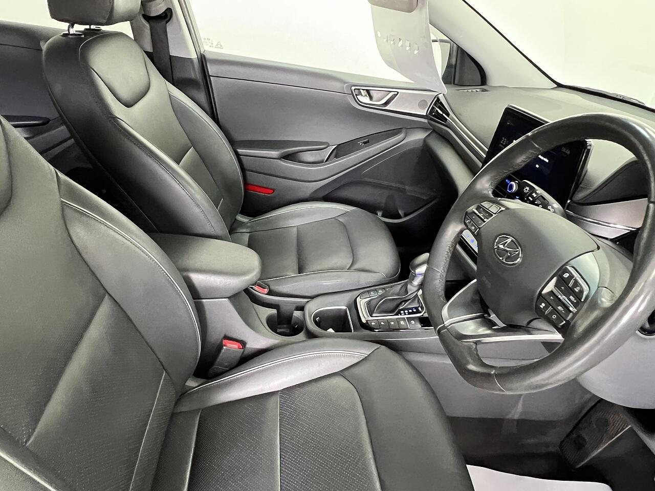 Hyundai Ioniq view 8