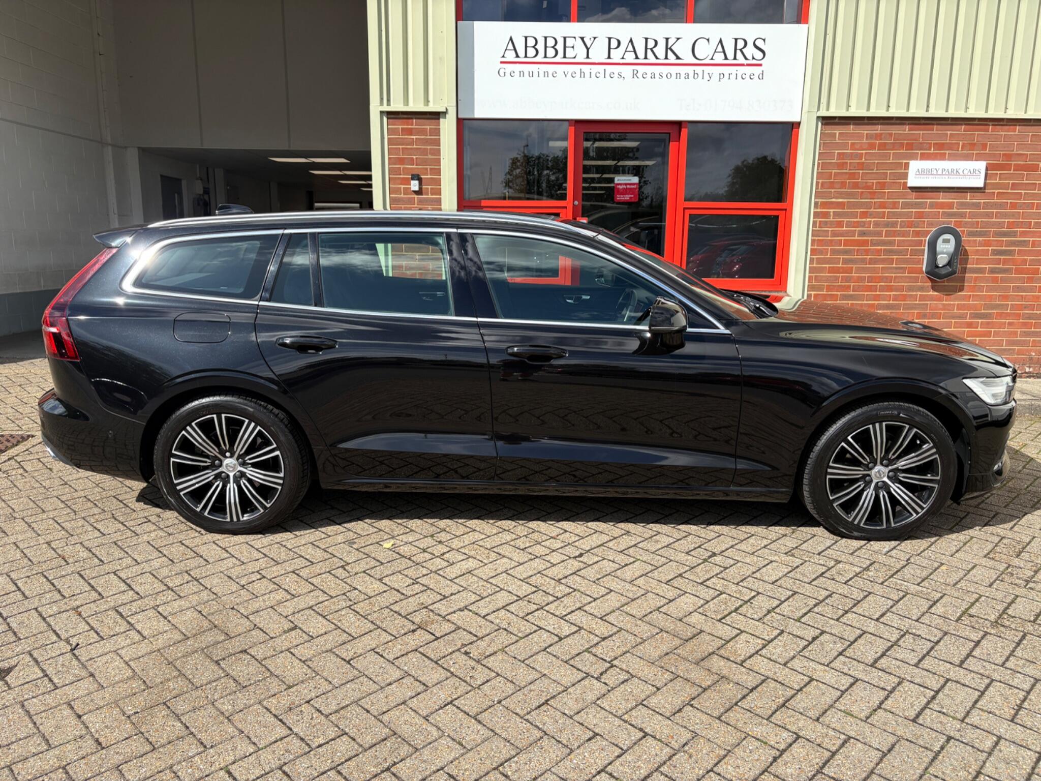 Volvo V60 view 2