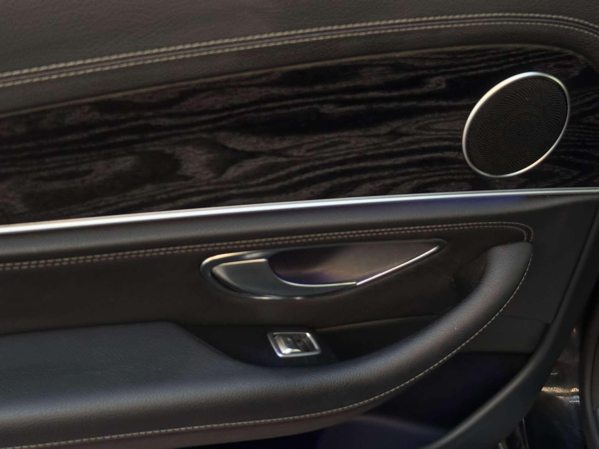 Mercedes-Benz E Class view 44