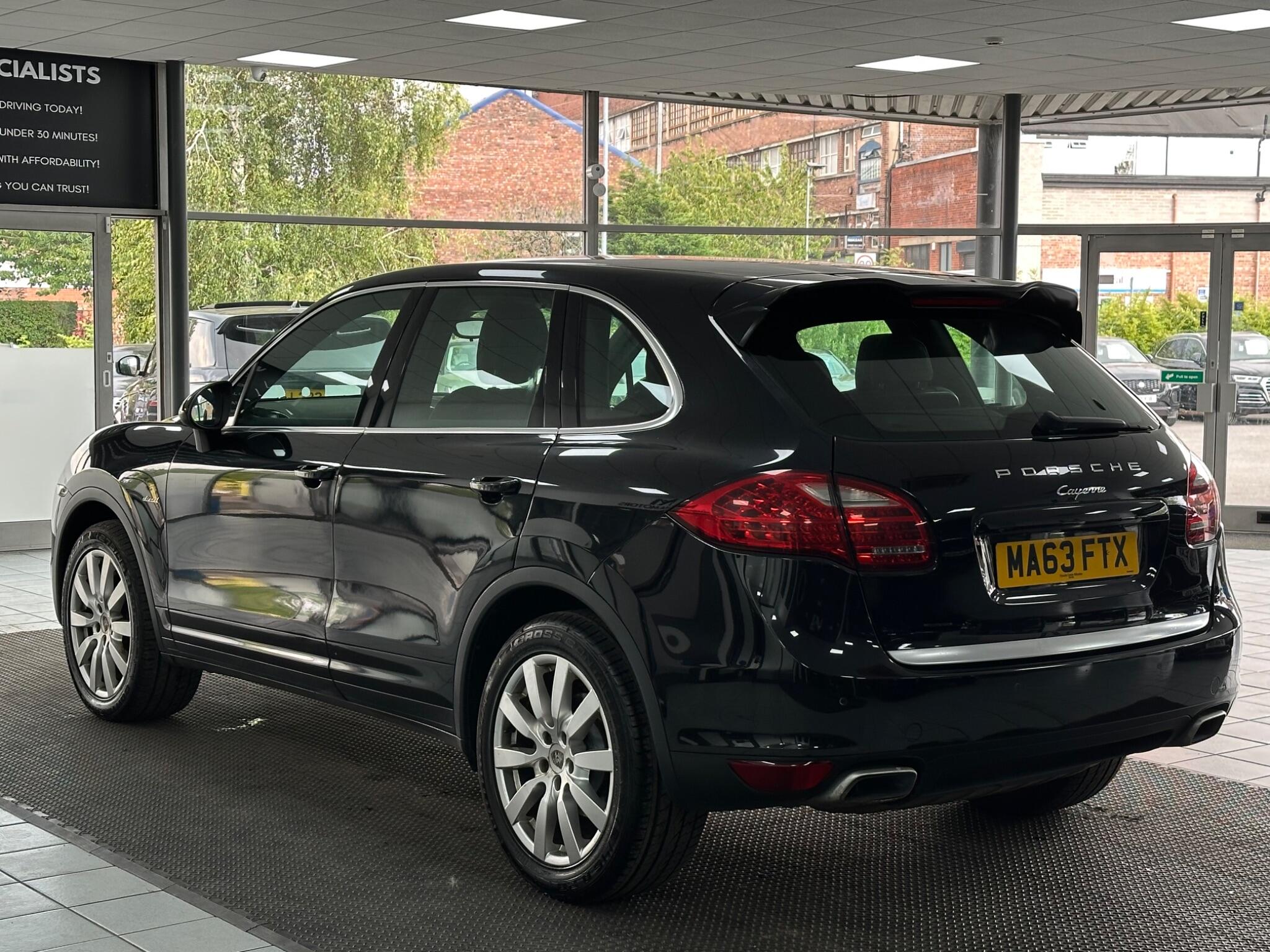 Porsche Cayenne view 9