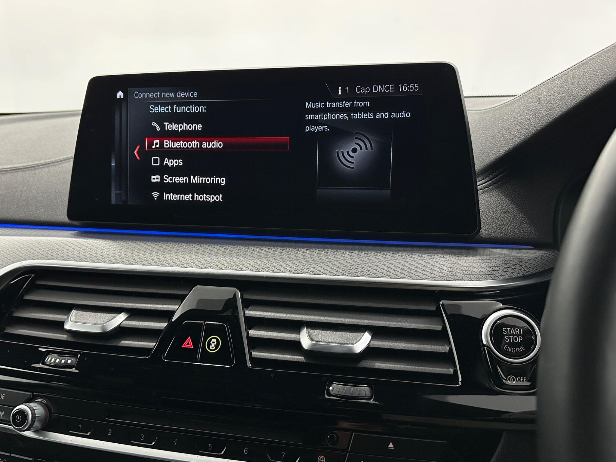 BMW 5 Series view 26