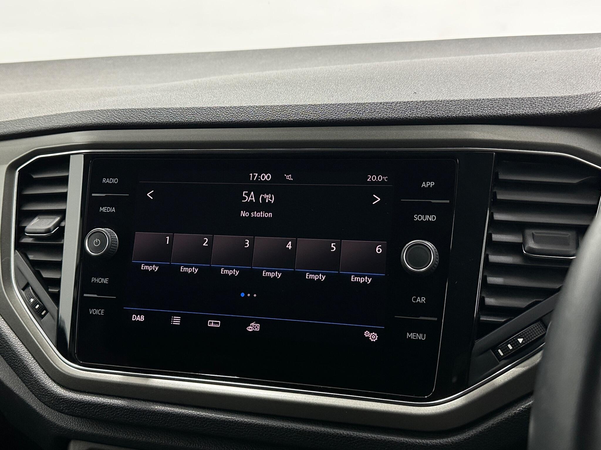 Volkswagen T-Roc view 25