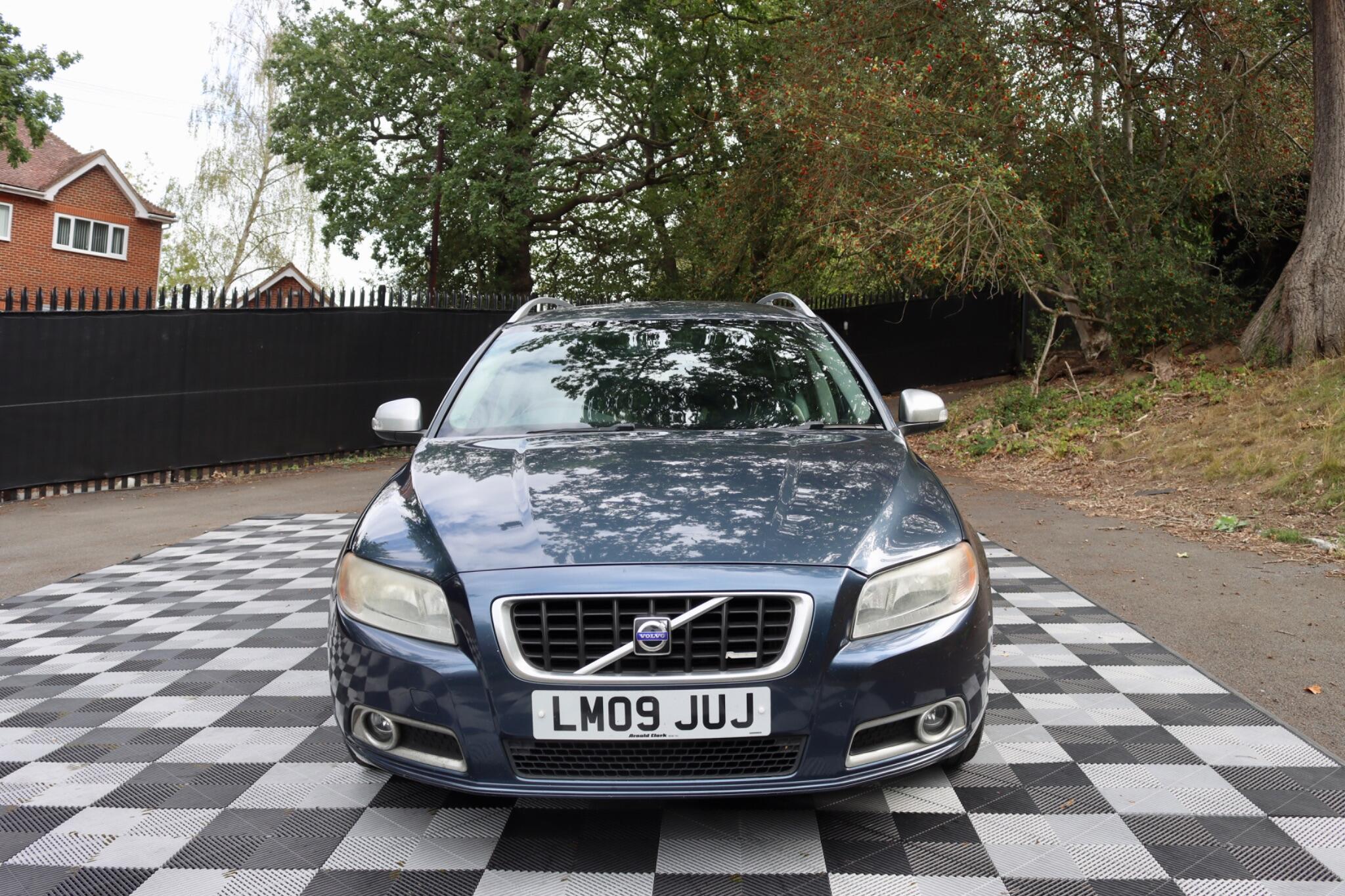 Volvo V70 view 19
