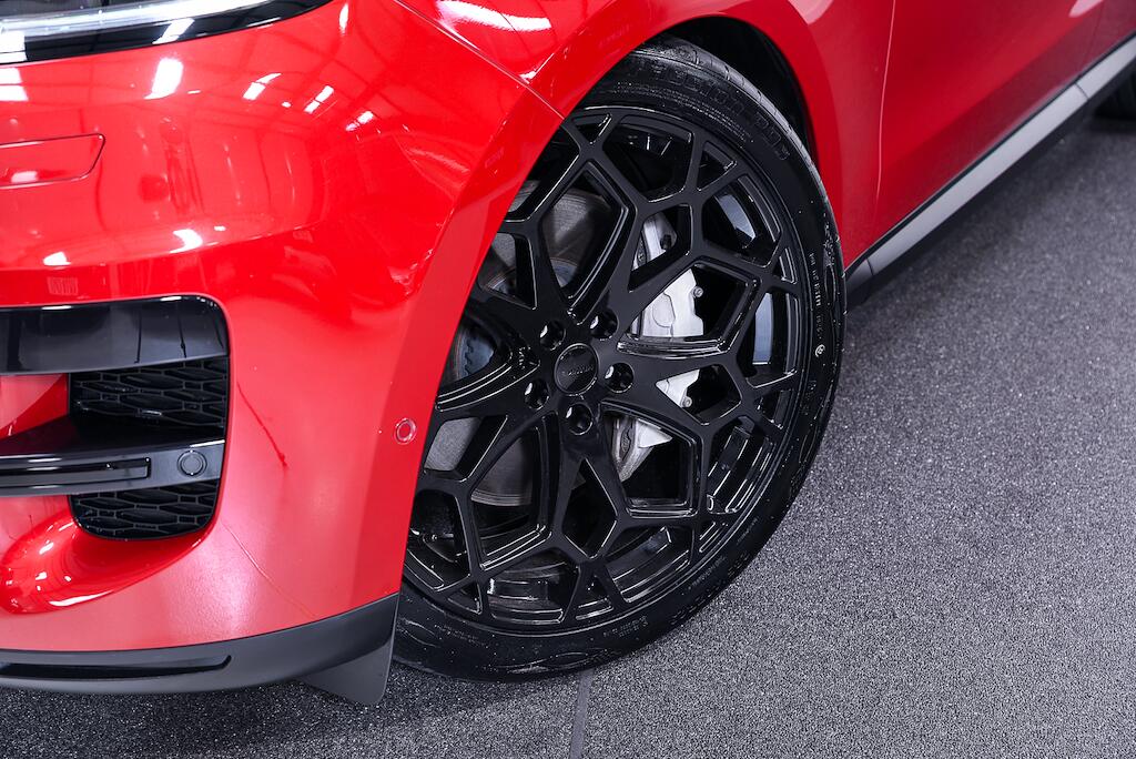 Land Rover Range Rover Sport view 8
