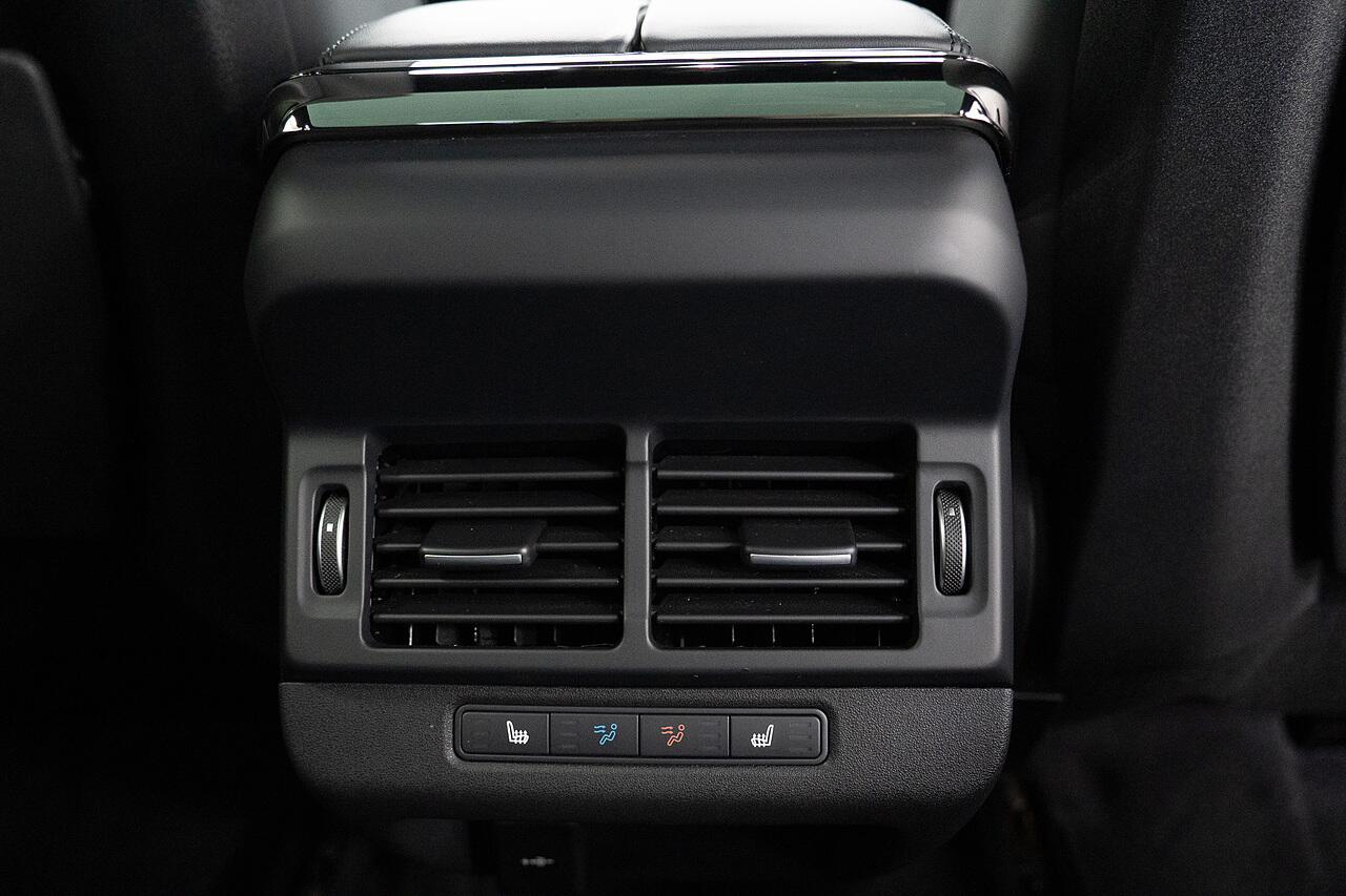 Land Rover Range Rover Evoque view 29