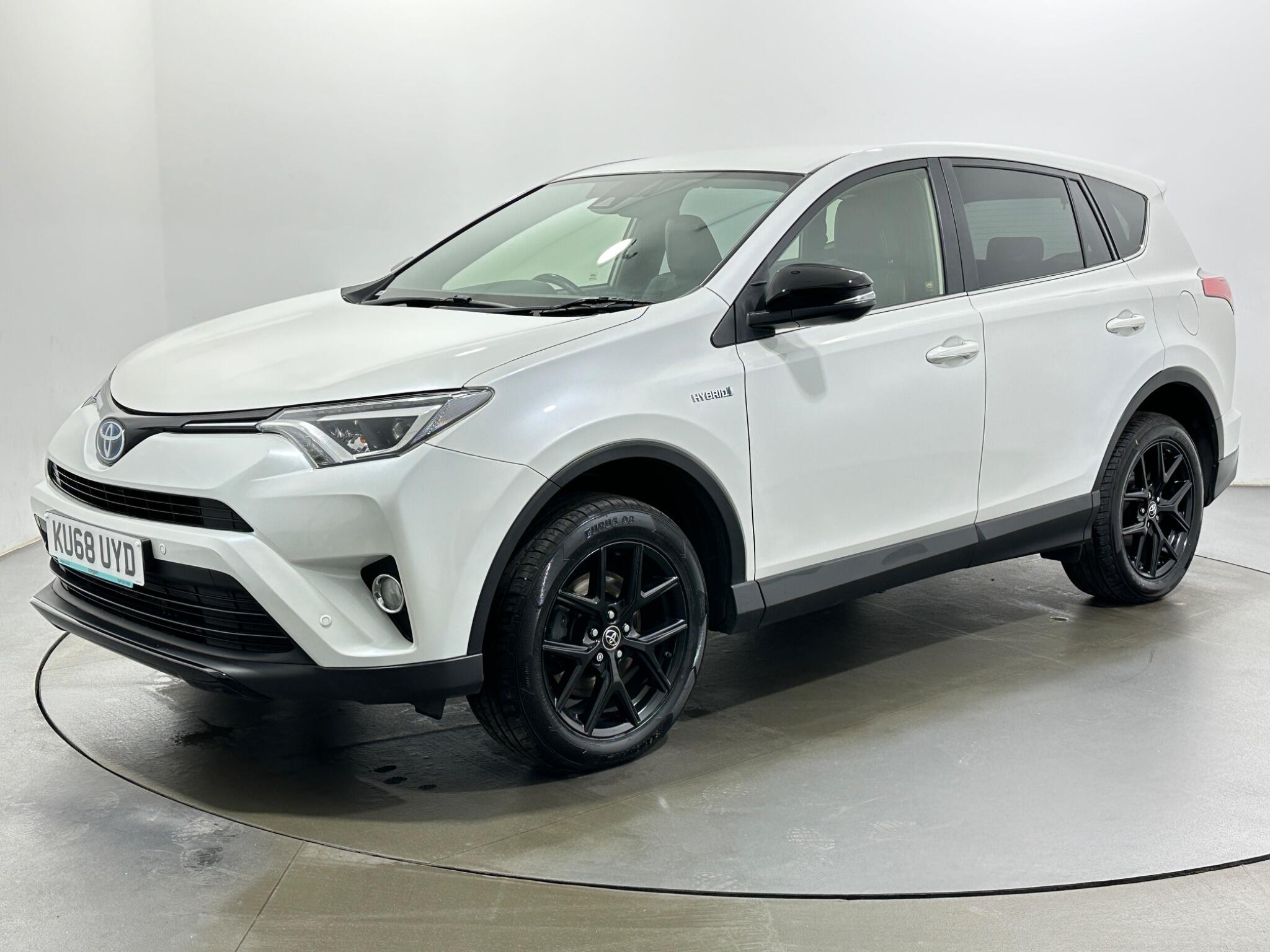 Toyota Rav4 view 4