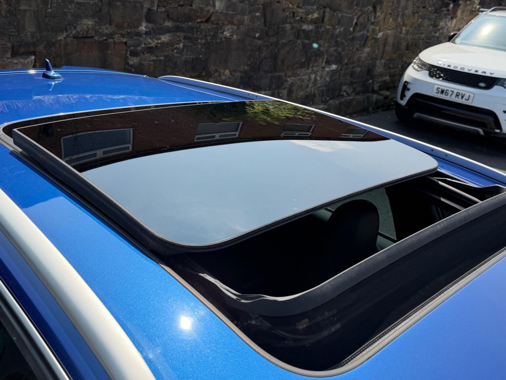 Audi RS4 view 9