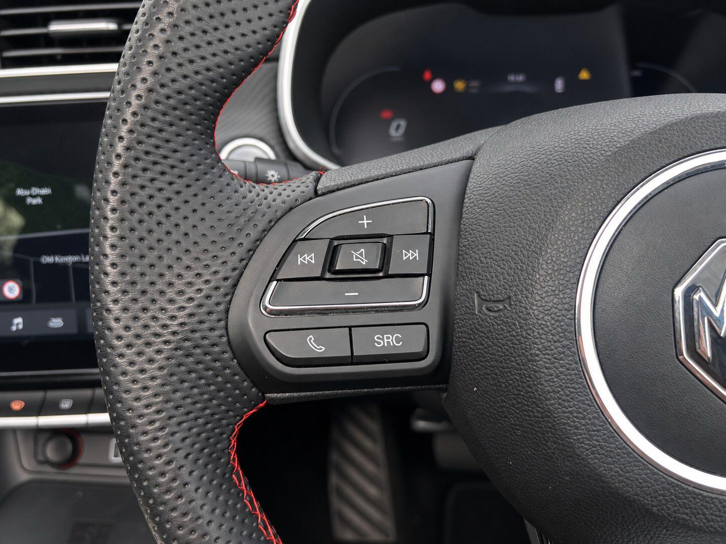 MG ZS view 25
