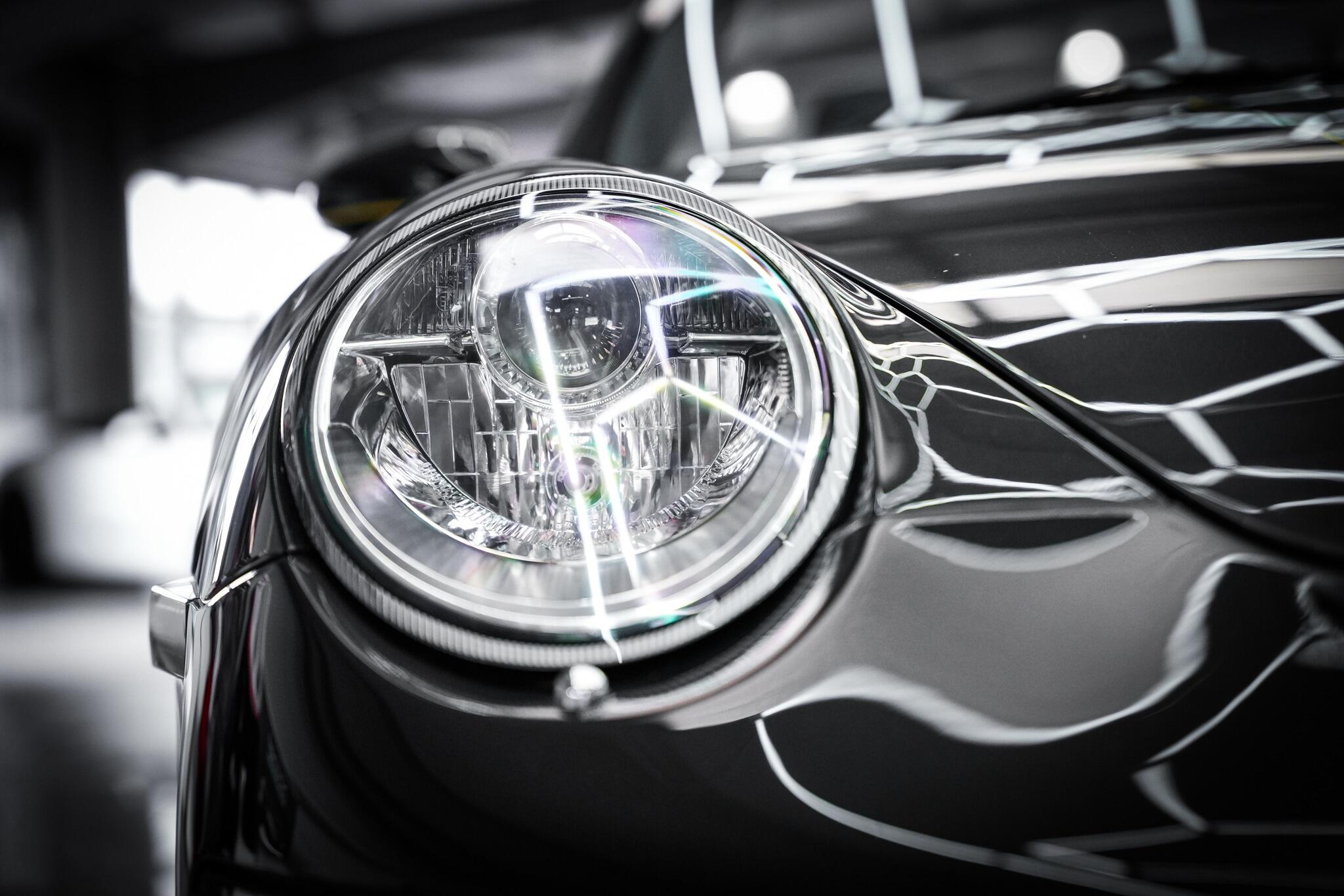 Porsche 911 view 33