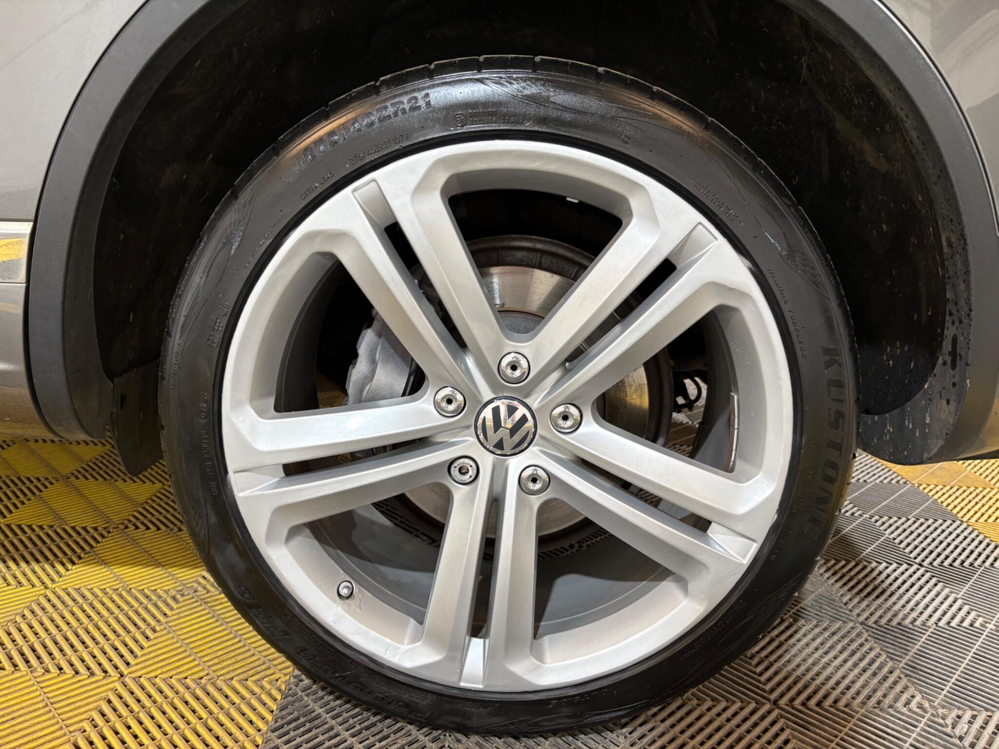 Volkswagen Touareg view 59