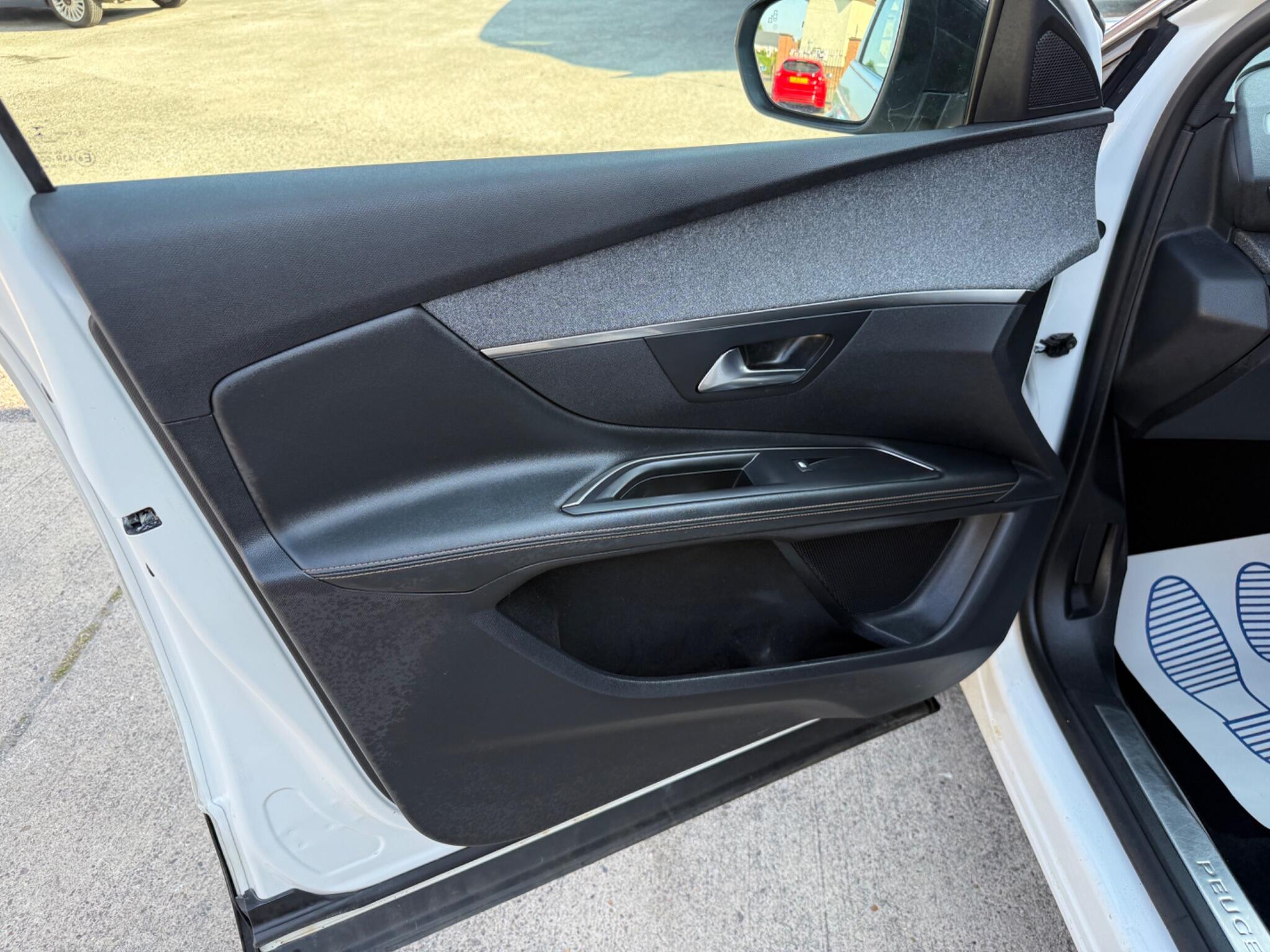 Peugeot 3008 view 30