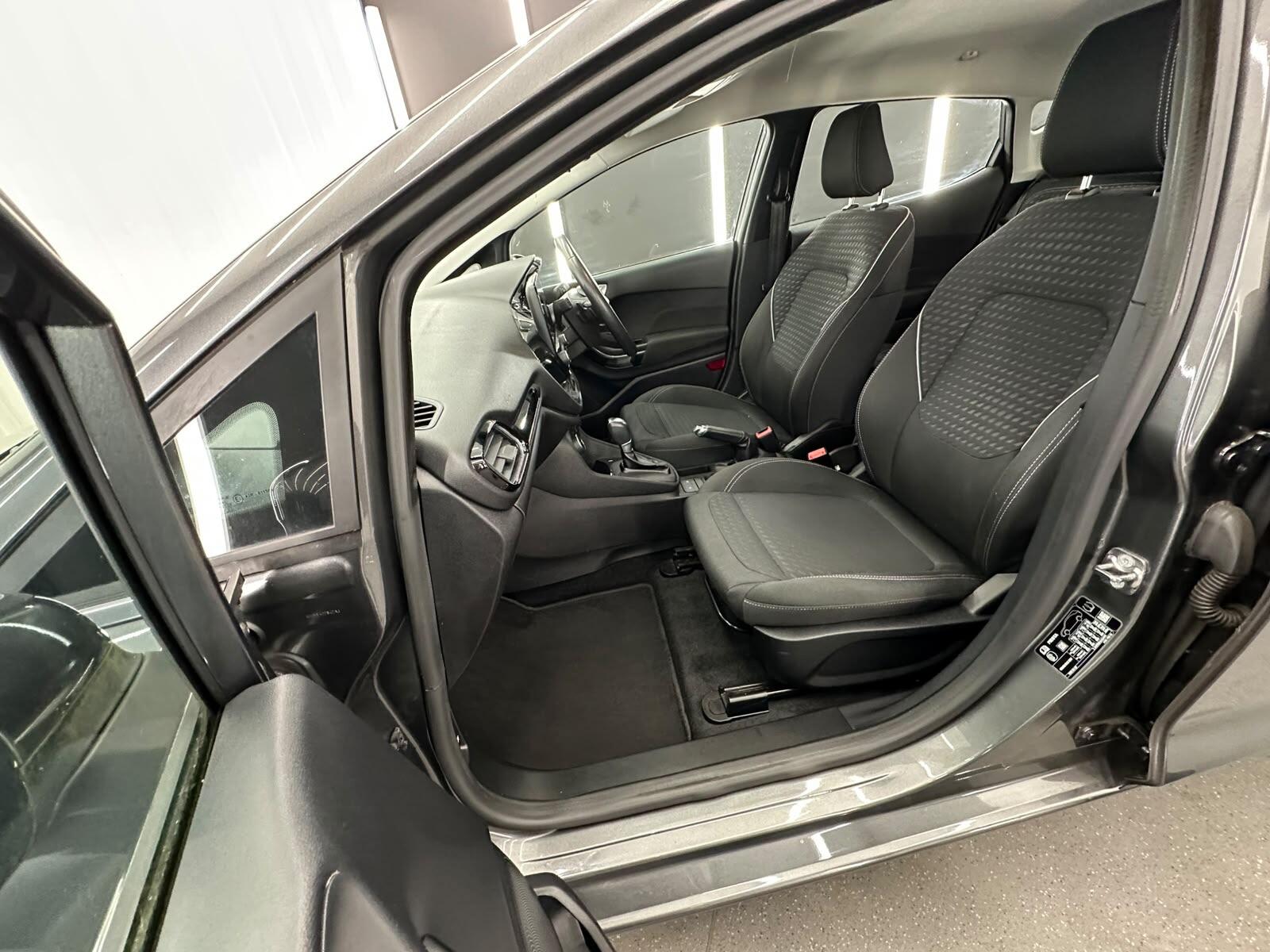 Ford Fiesta view 29