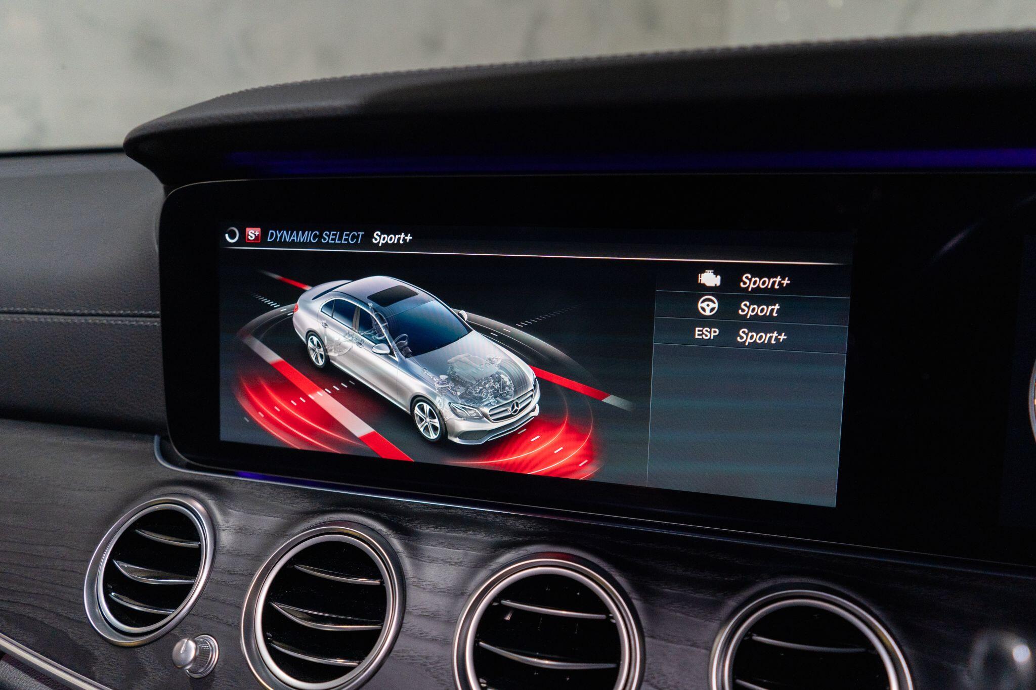 Mercedes-Benz E-Class view 23