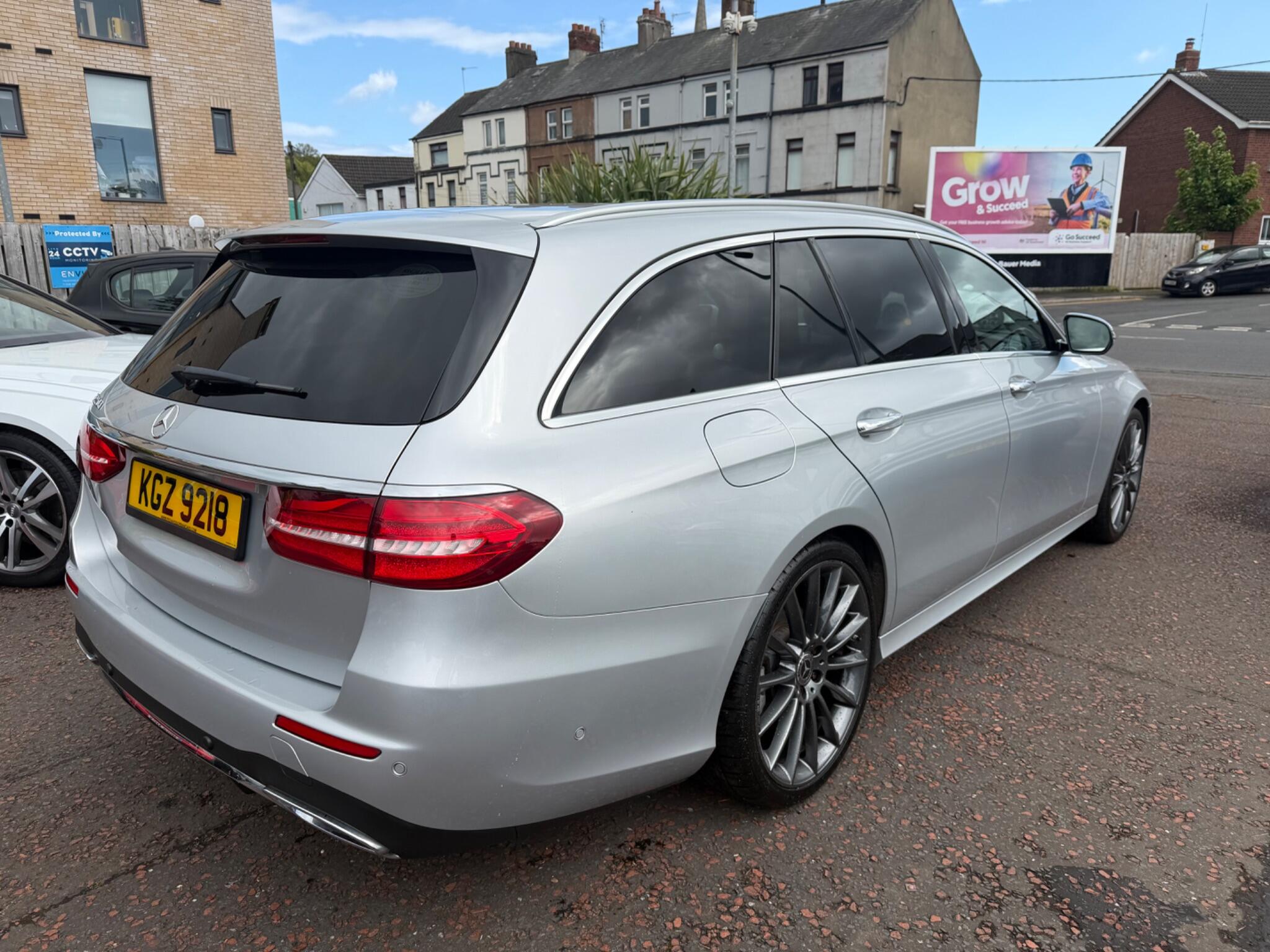 Mercedes-Benz E Class view 7