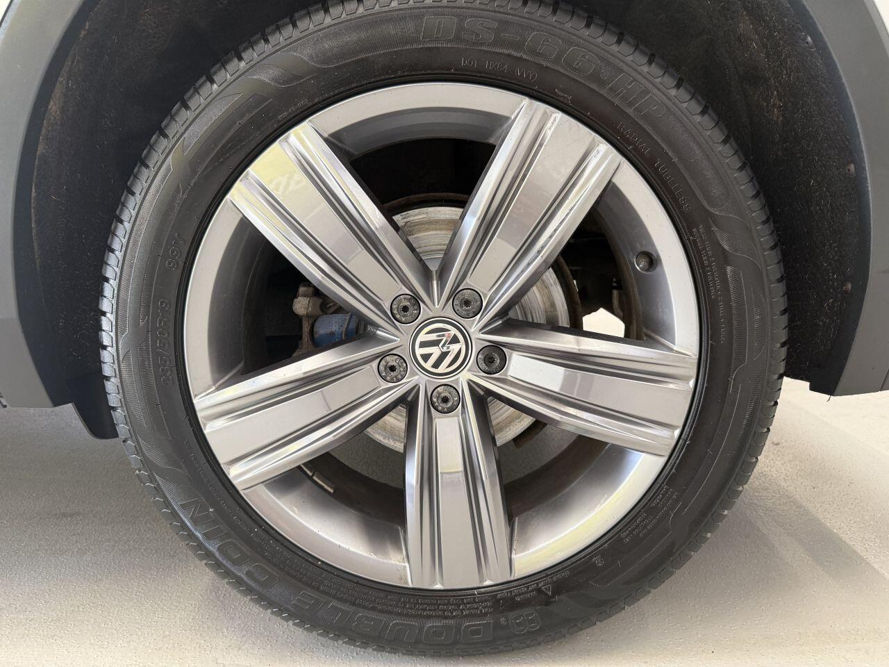 Volkswagen Tiguan Allspace view 43