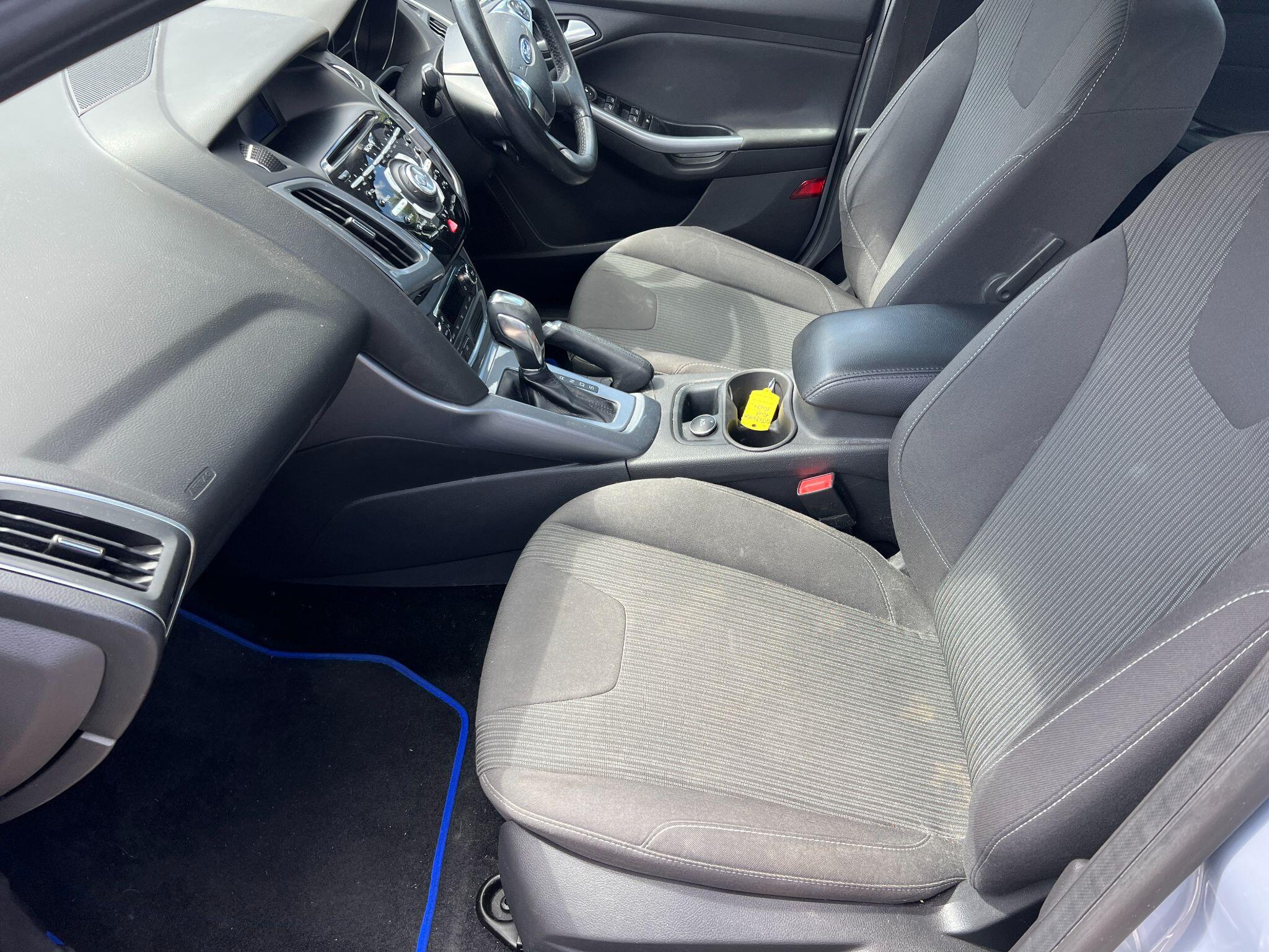 Ford Focus view 7