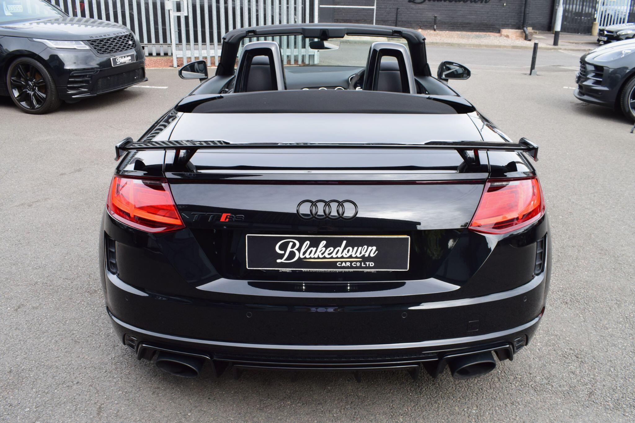 Audi TT RS view 7
