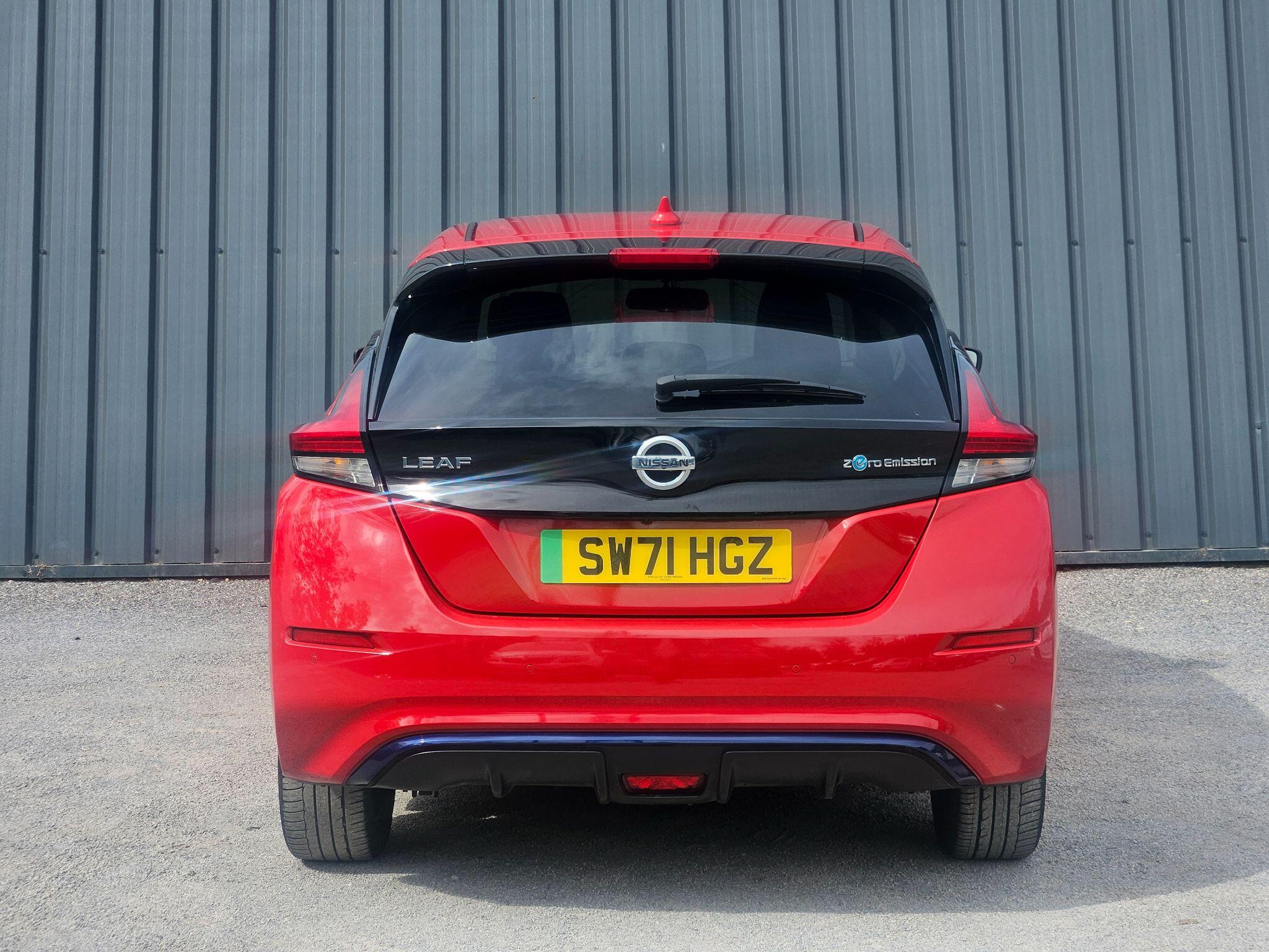 2022 Nissan Leaf image 14